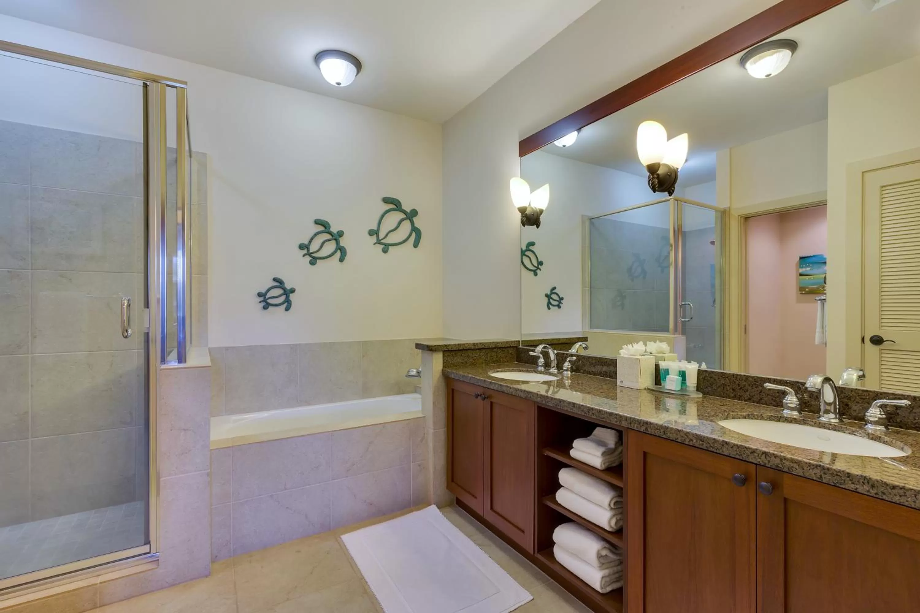 Bathroom in Castle Hali'i Kai at Waikoloa