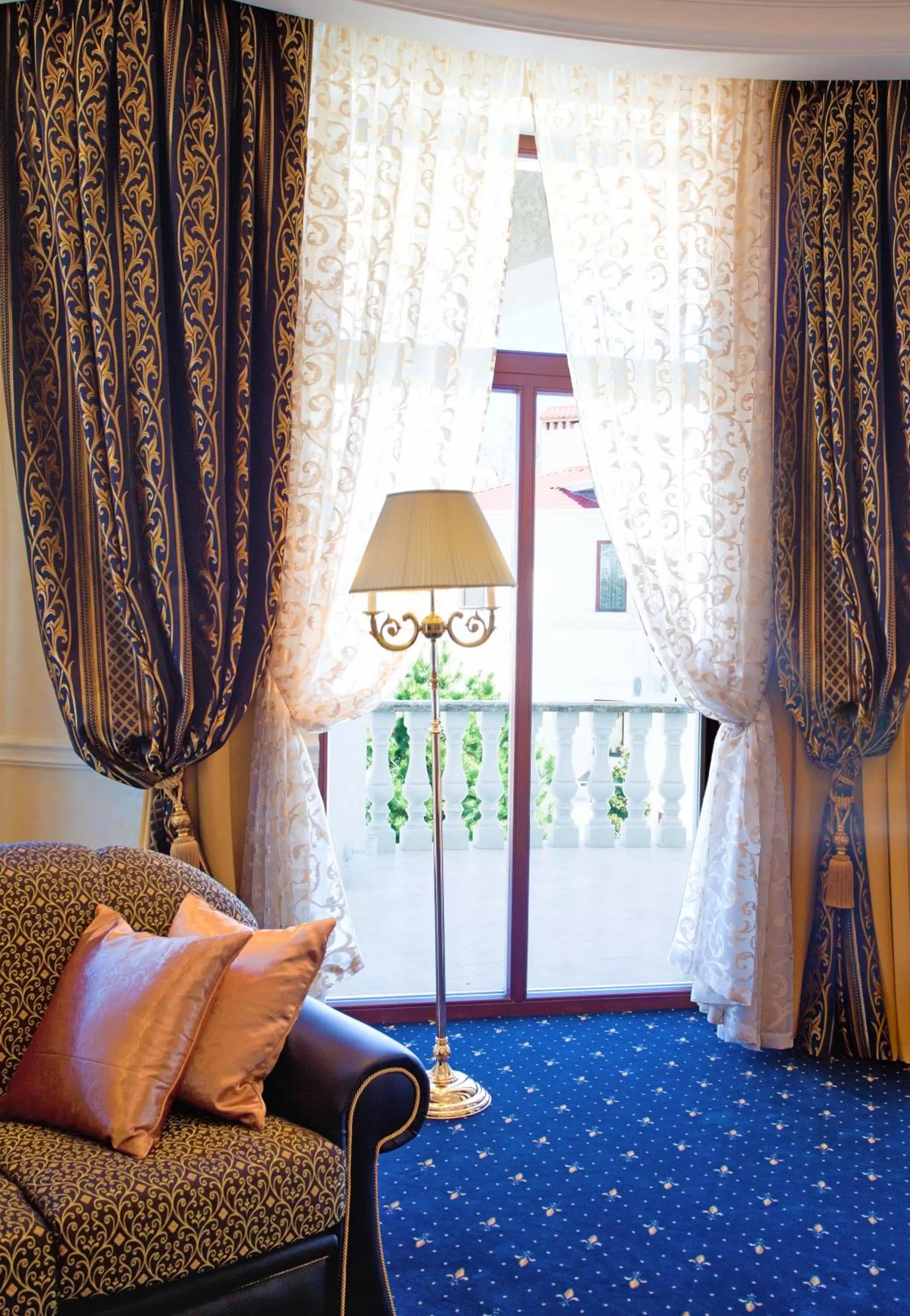 Decorative detail, Bed in Villa Le Premier - Maestro