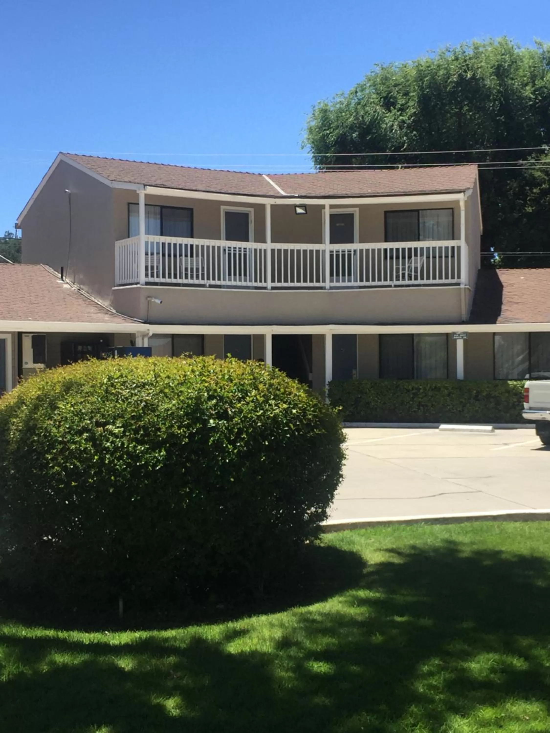 Balcony/Terrace in Bestway Inn