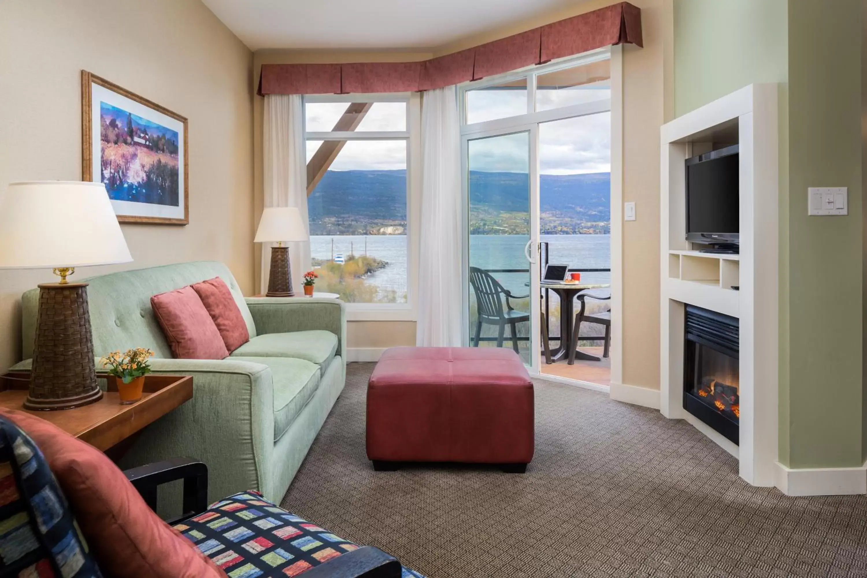 Balcony/Terrace, Seating Area in Summerland Waterfront Resort & Spa