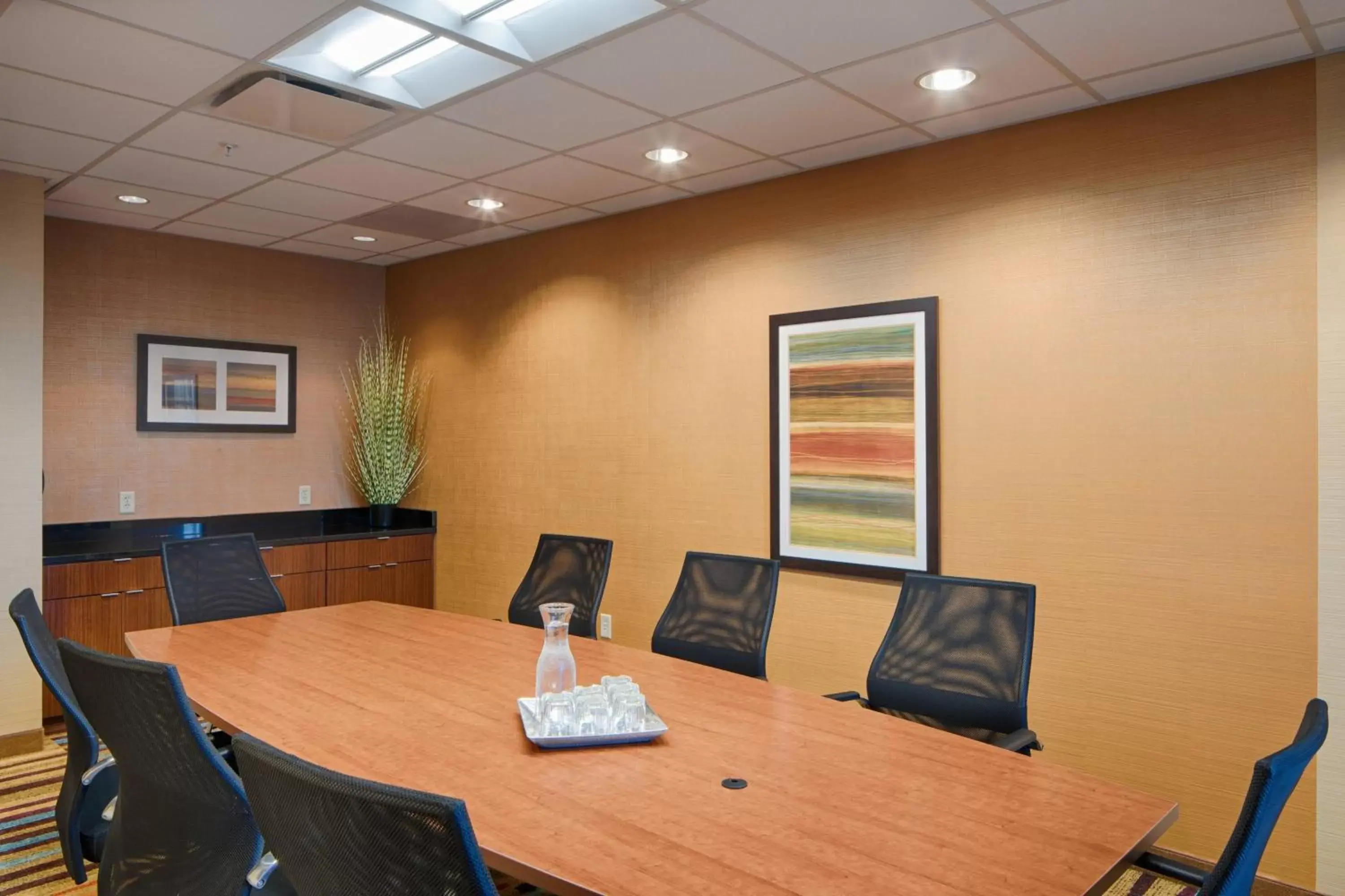 Meeting/conference room in Fairfield Inn & Suites by Marriott Columbus Dublin