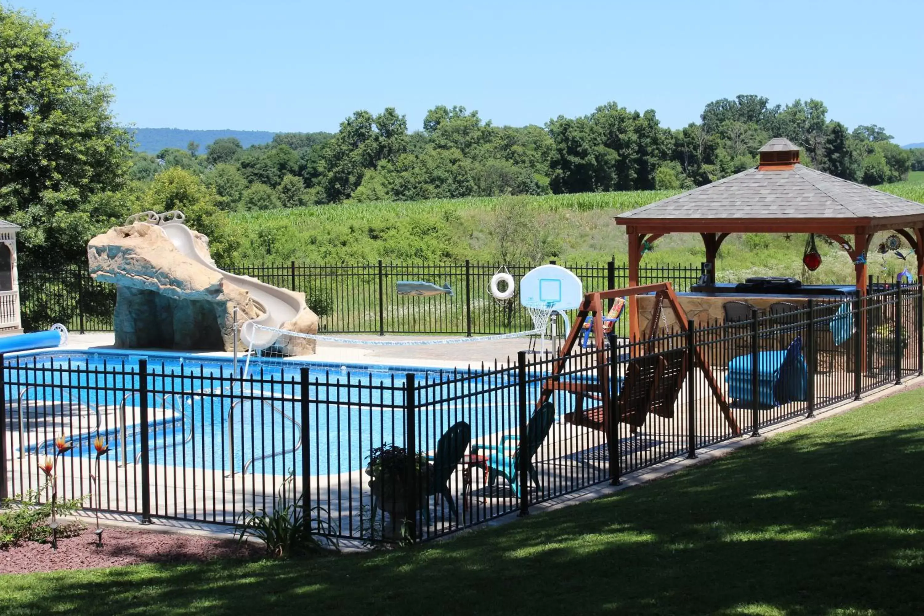 Swimming Pool in Carriage Stop Bed & Breakfast