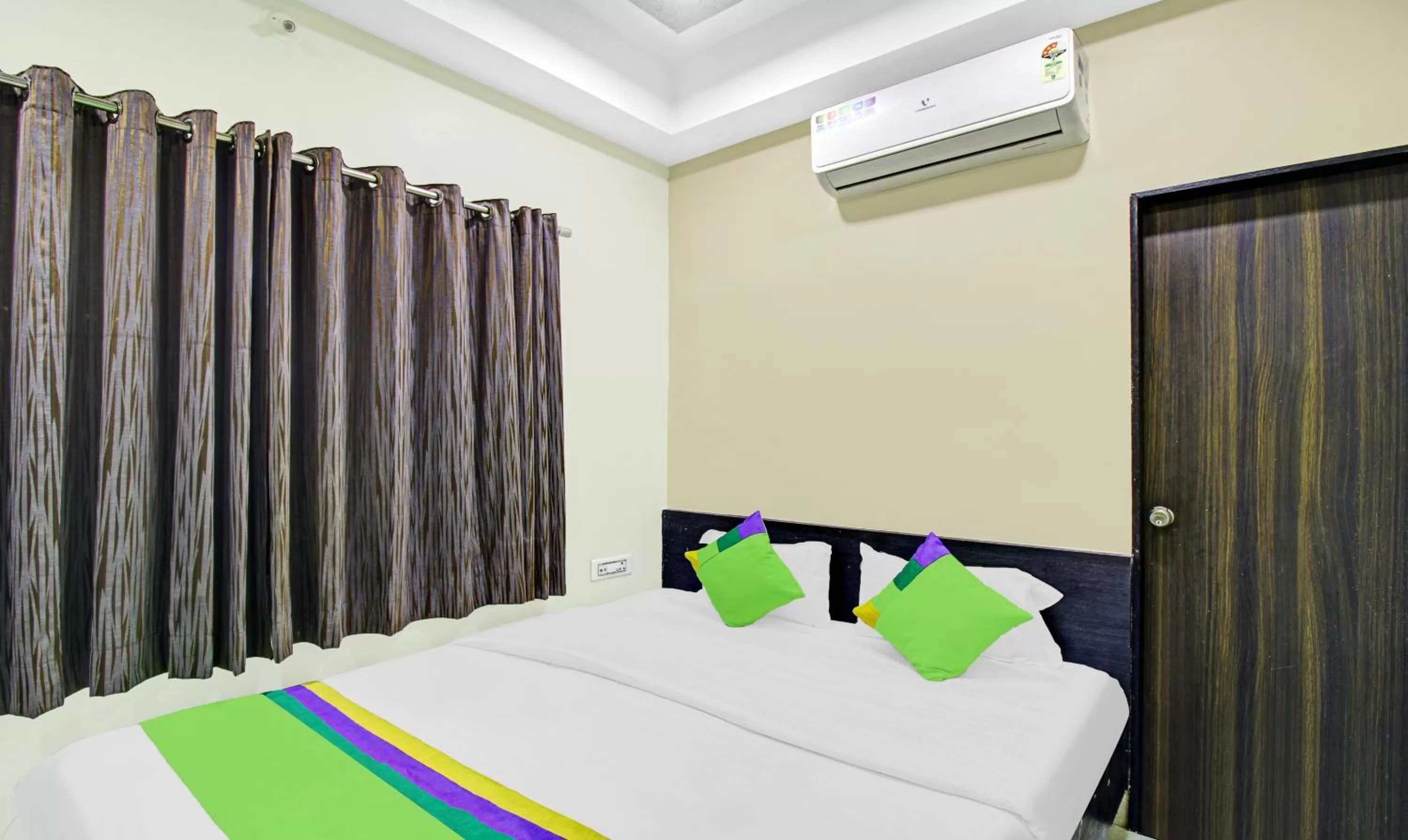 Bedroom, Bed in Treebo Baby Pearl