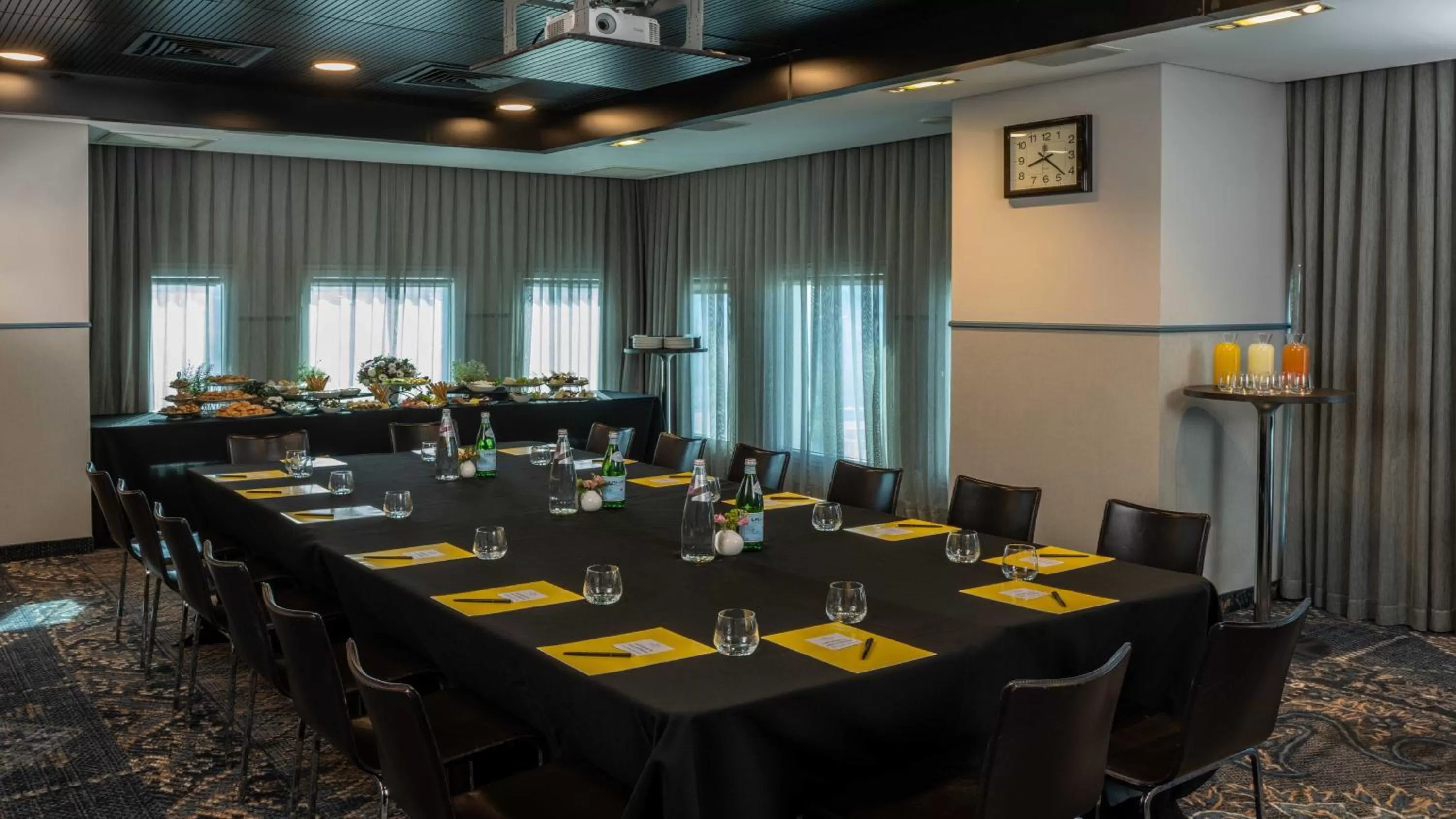 Meeting/conference room in Crowne Plaza Tel Aviv City Center by IHG