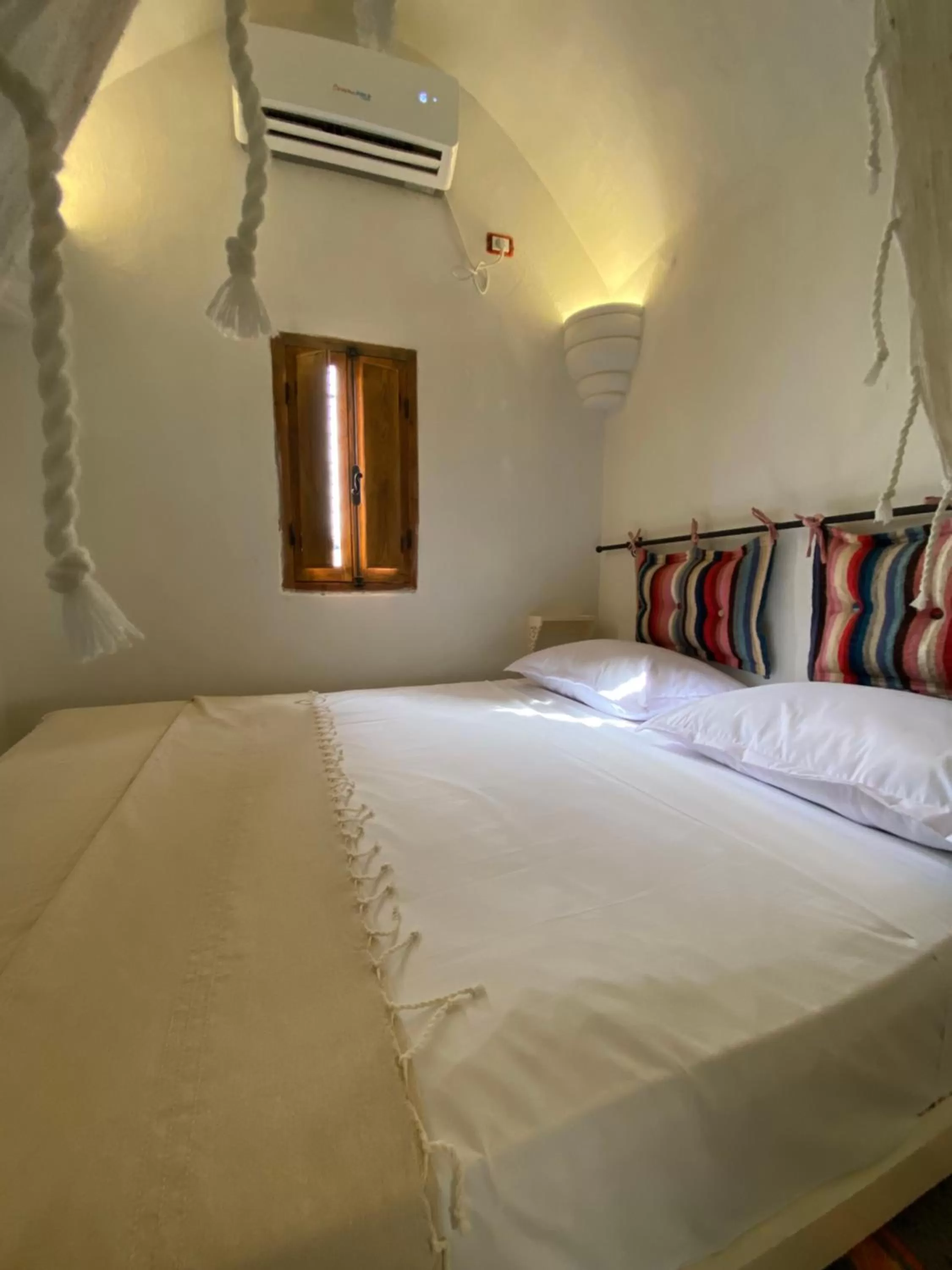 Bed in Djerba Authentique