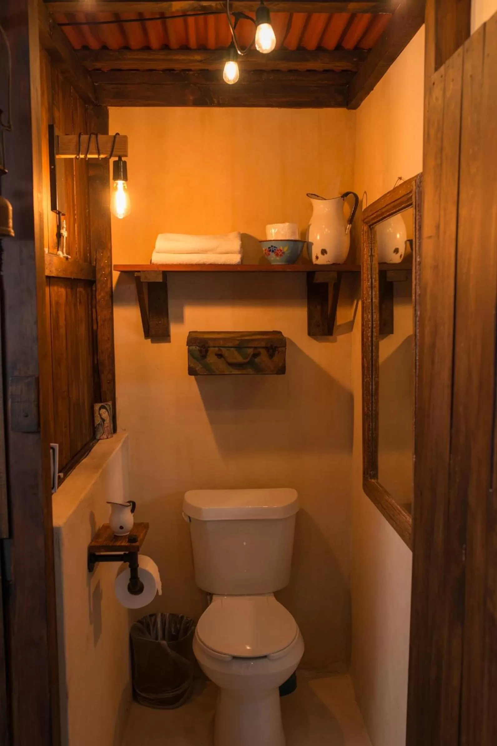 Toilet in Hacienda Boutique B&B and Spa Solo Adultos