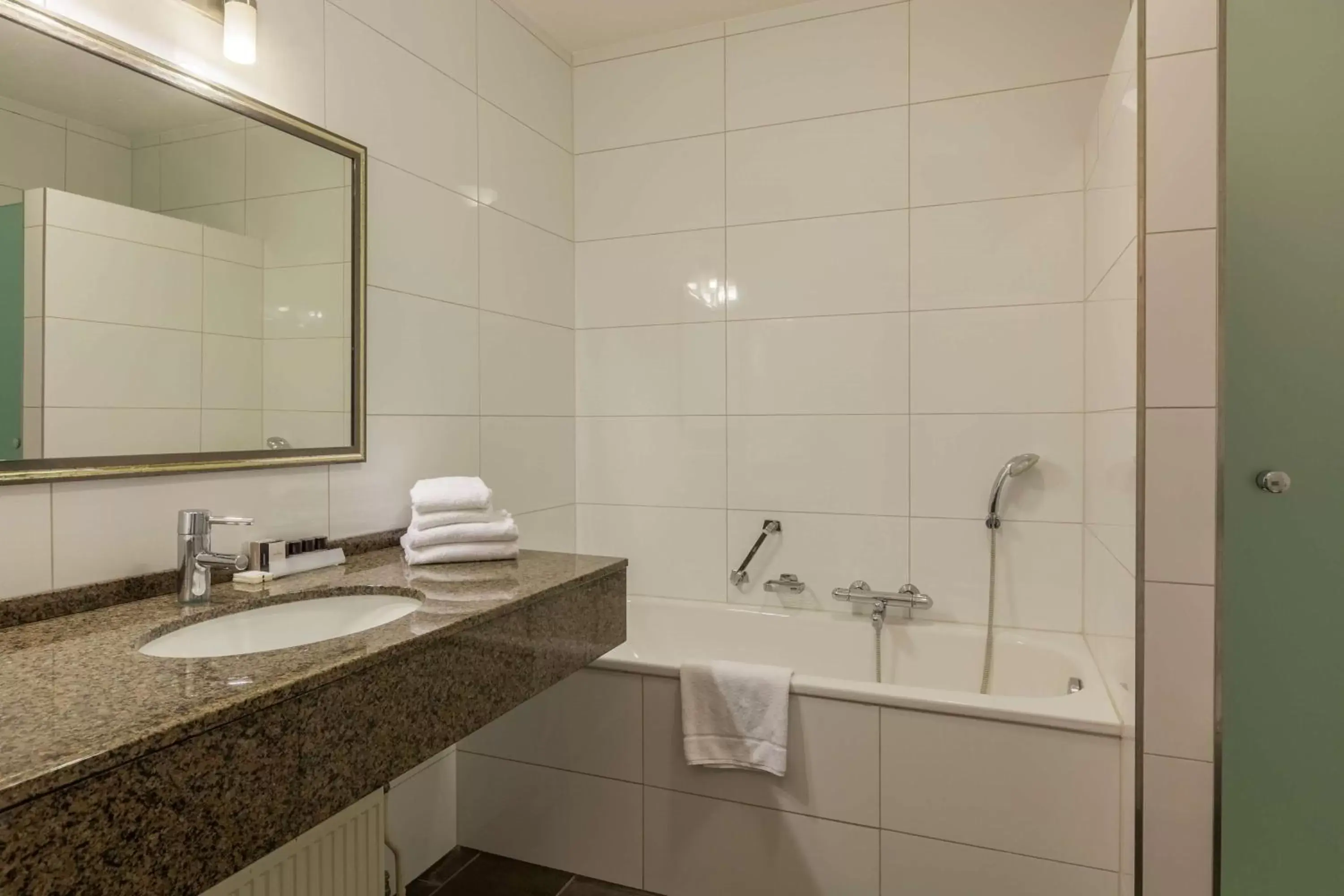 Bathroom in Best Western Hotel Nobis Eindhoven-Venlo A67