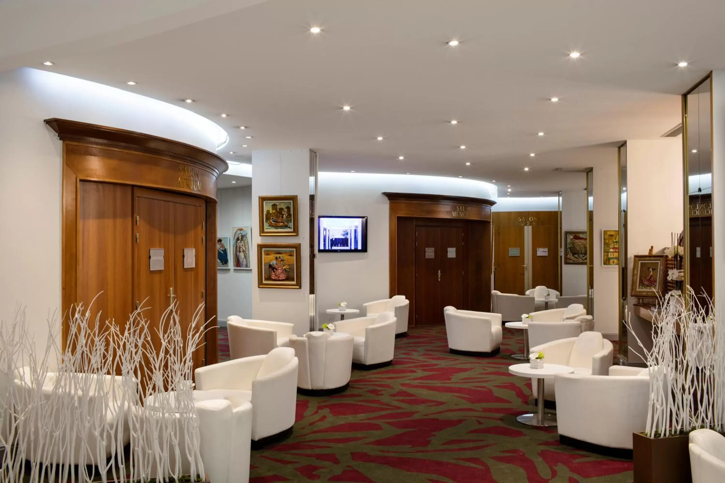 Lobby or reception, Lounge/Bar in Splendid Hotel & Spa Nice