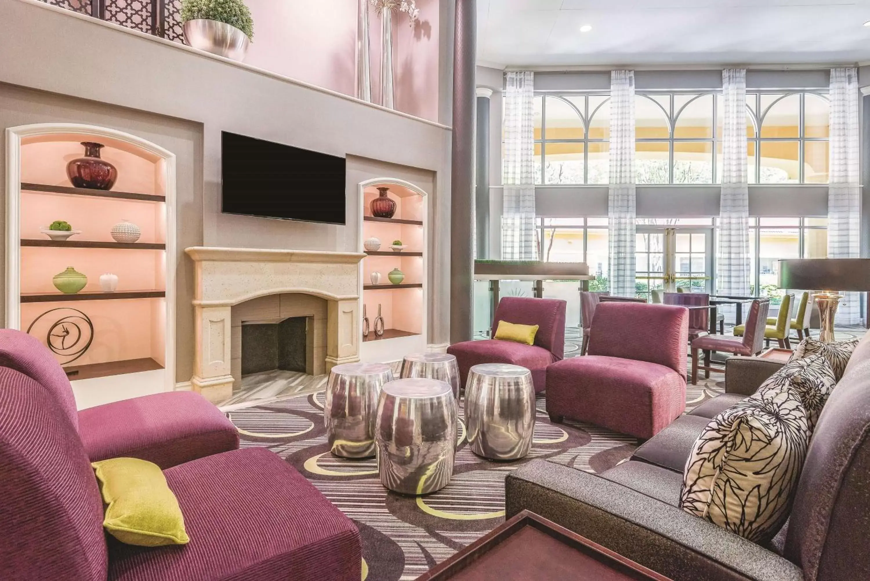 Lobby or reception, Seating Area in La Quinta Inn & Suites by Wyndham University Area Chapel Hill