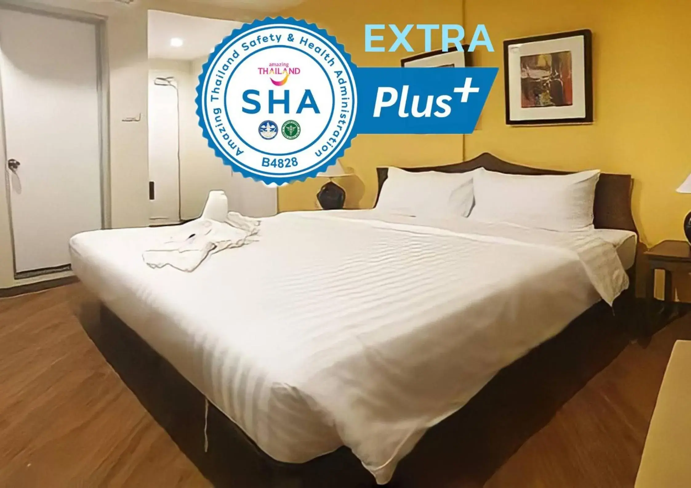Photo of the whole room, Bed in Vinary Hotel Sukhumvit - SHA EXTRA Plus