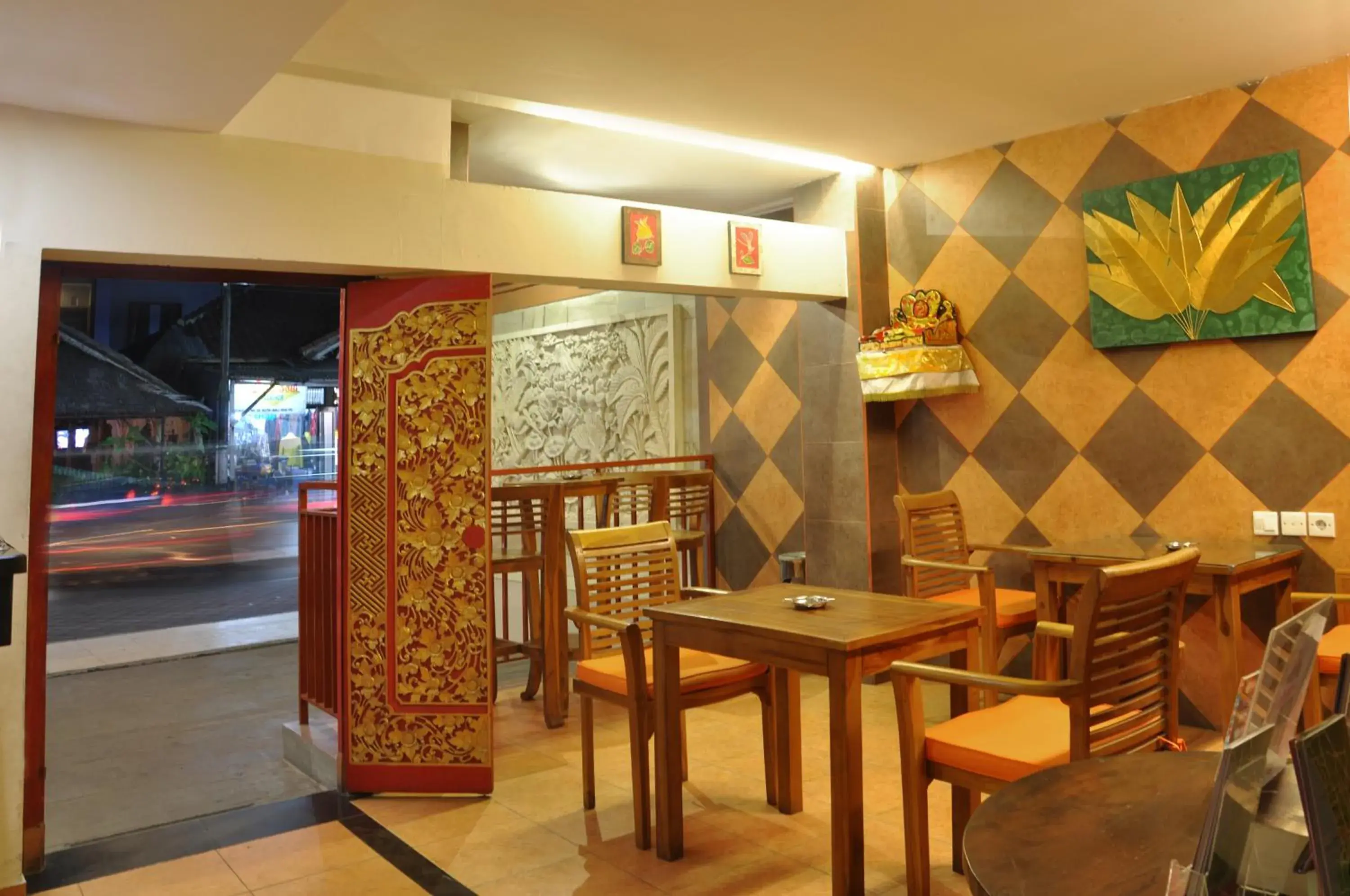 Night, Restaurant/Places to Eat in Kuta Sari House