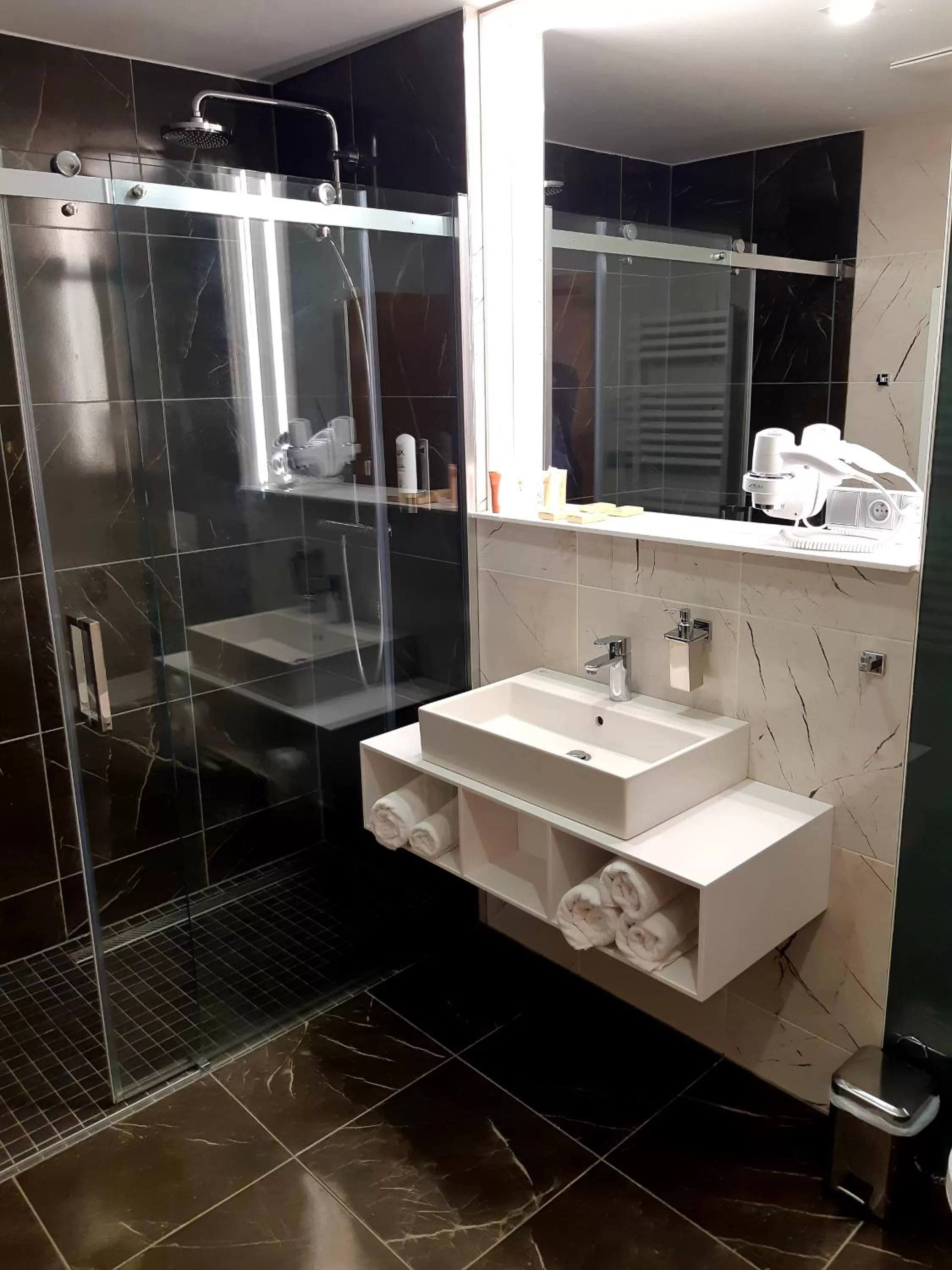 Bathroom in Hotel Biograf