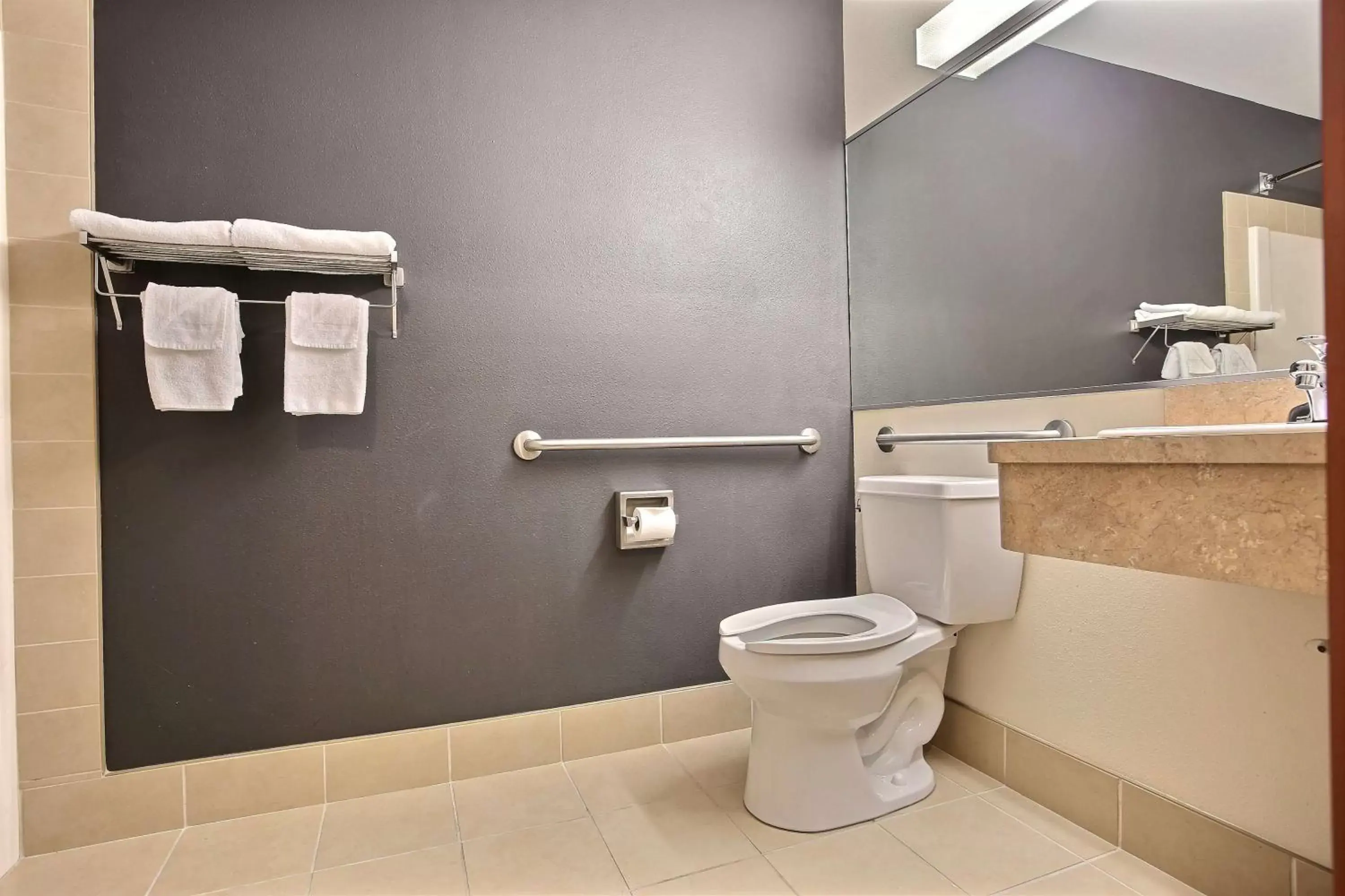 Bathroom in Super 8 by Wyndham Trois-Rivieres