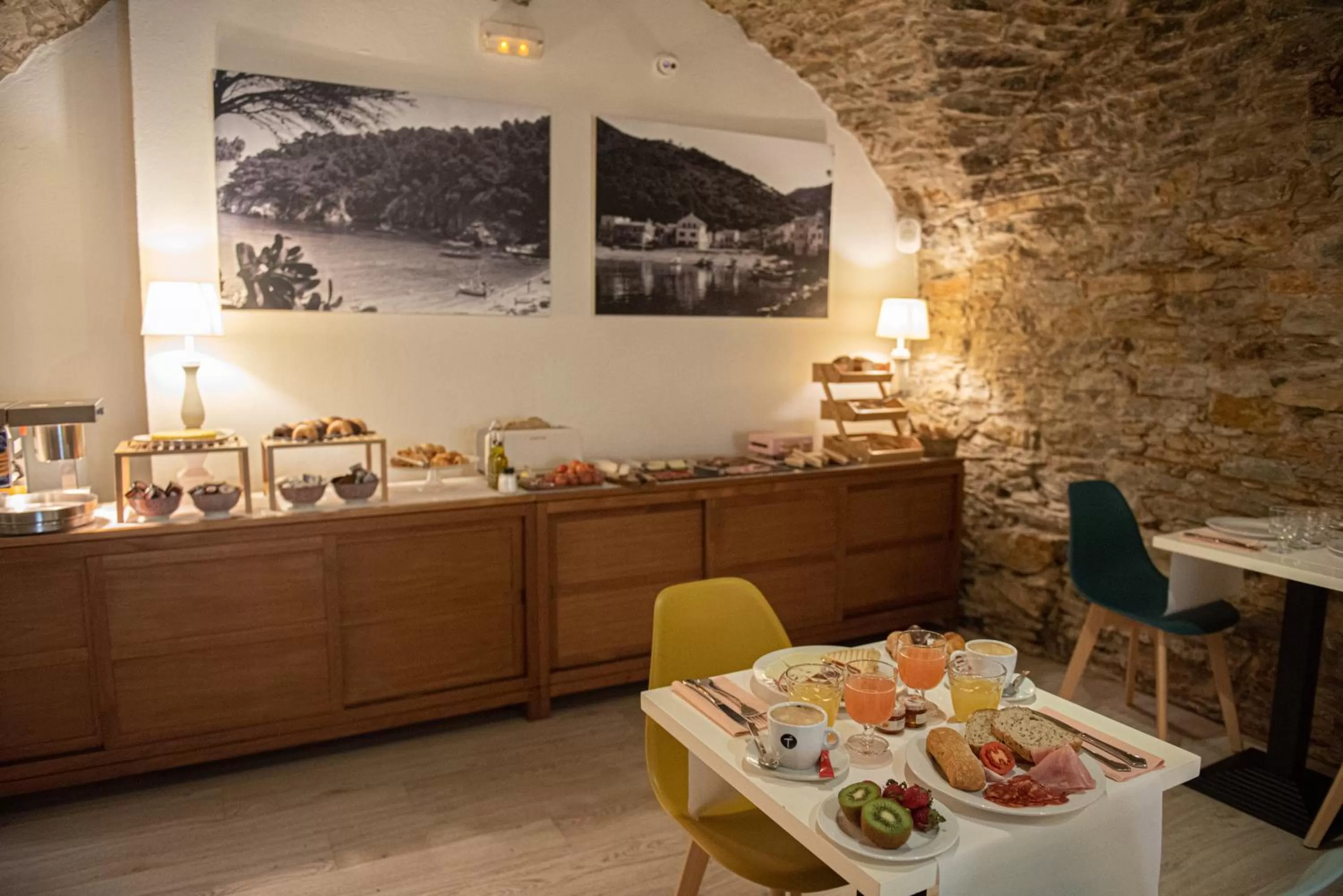 Buffet breakfast in El Petit Convent