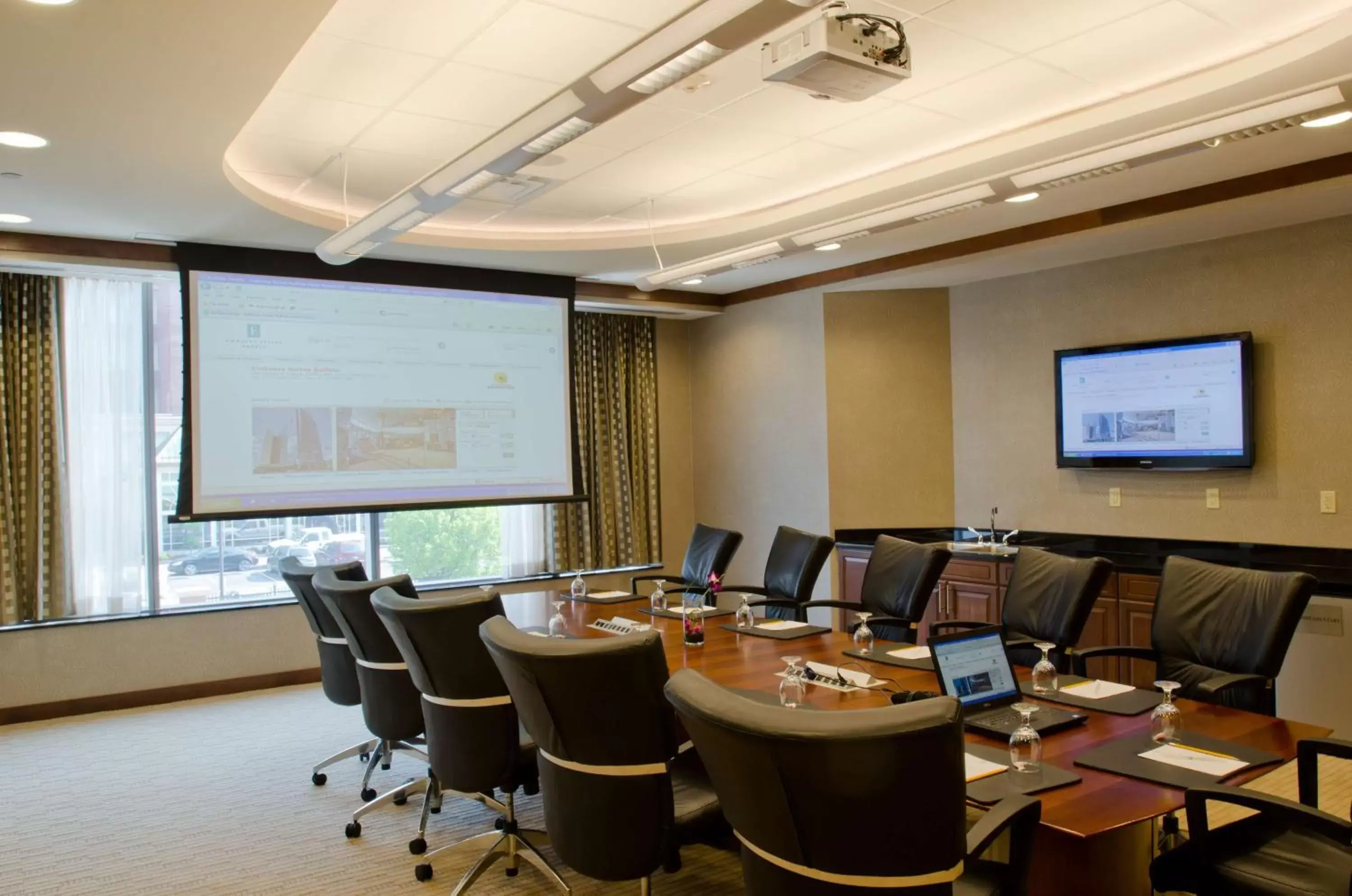 Meeting/conference room, Business Area/Conference Room in Embassy Suites Buffalo