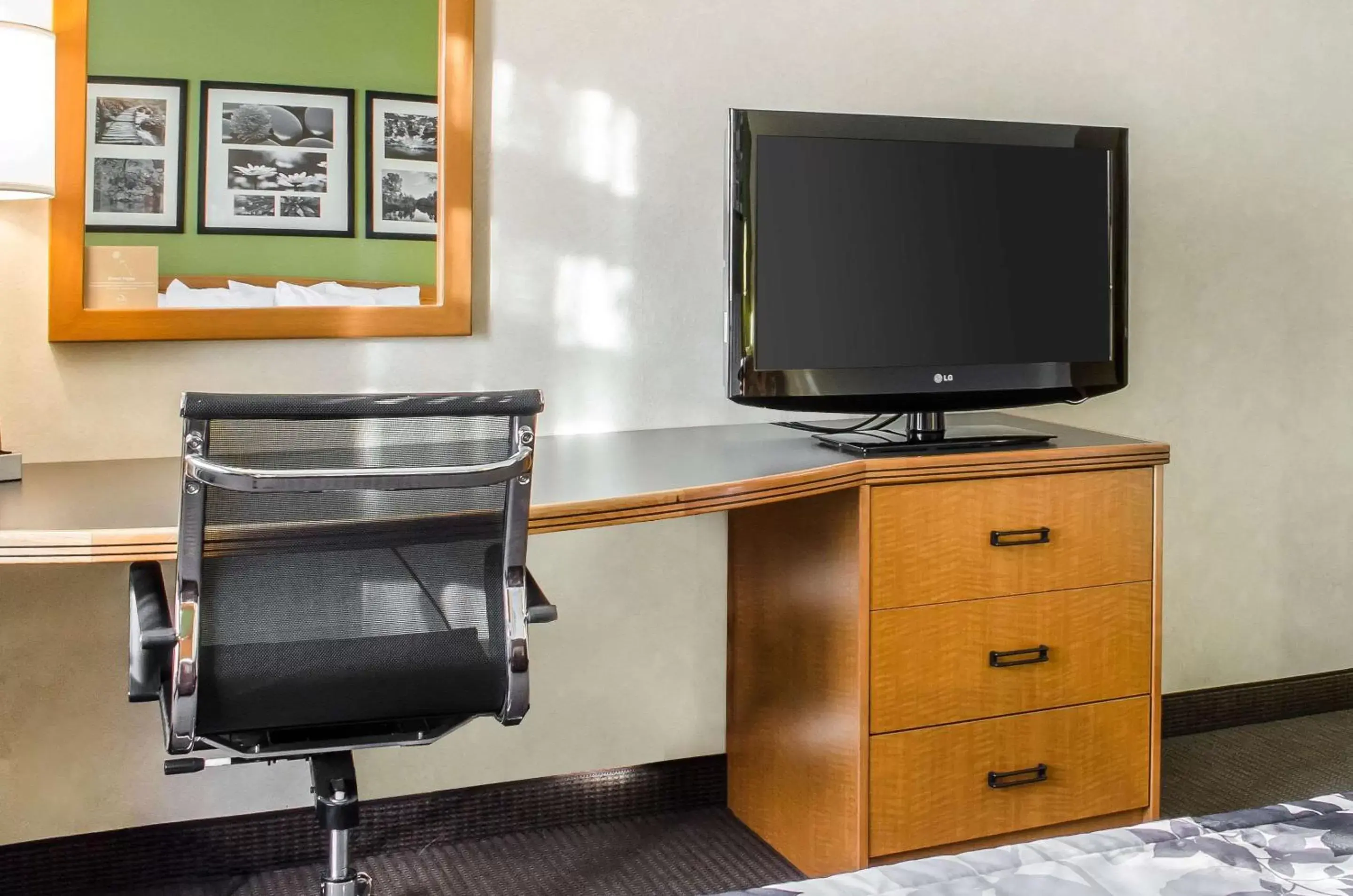 Photo of the whole room, TV/Entertainment Center in Sleep Inn & Suites Bensalem