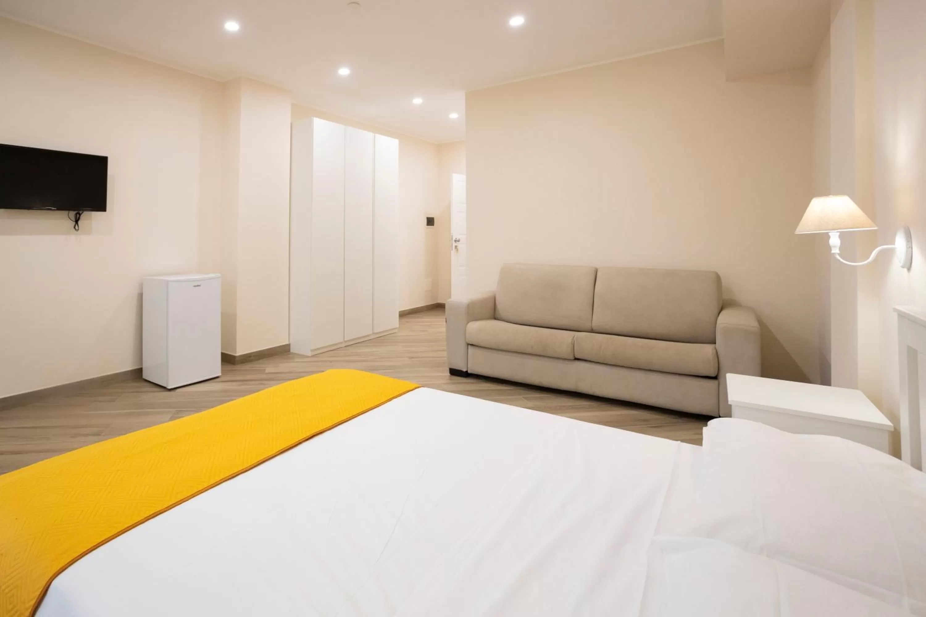 Photo of the whole room, Bed in Residence O'Sole Mio Pompei