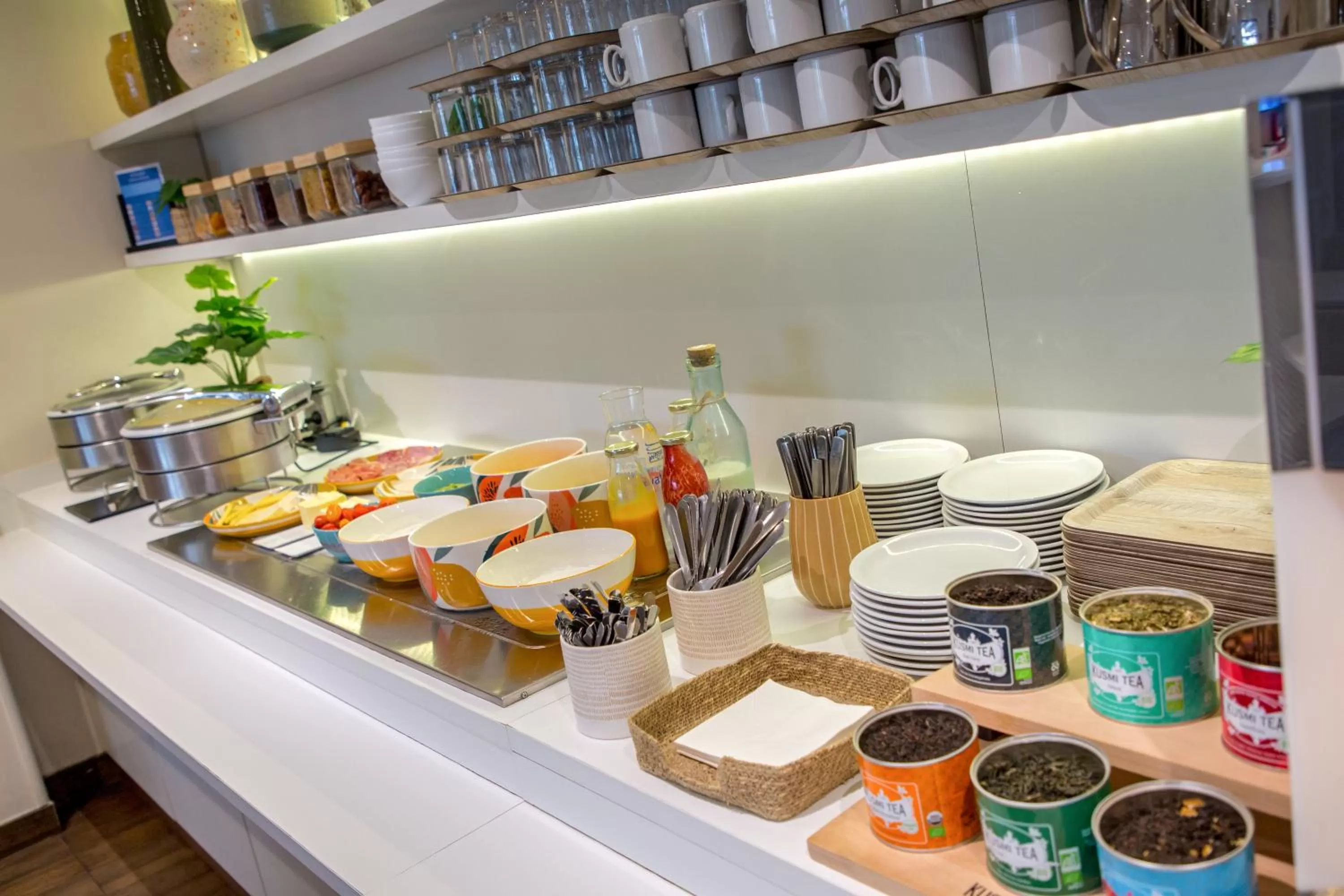 Food and drinks in Novotel Suites Perpignan Centre - Grandes Suites & Confort Centre-Ville