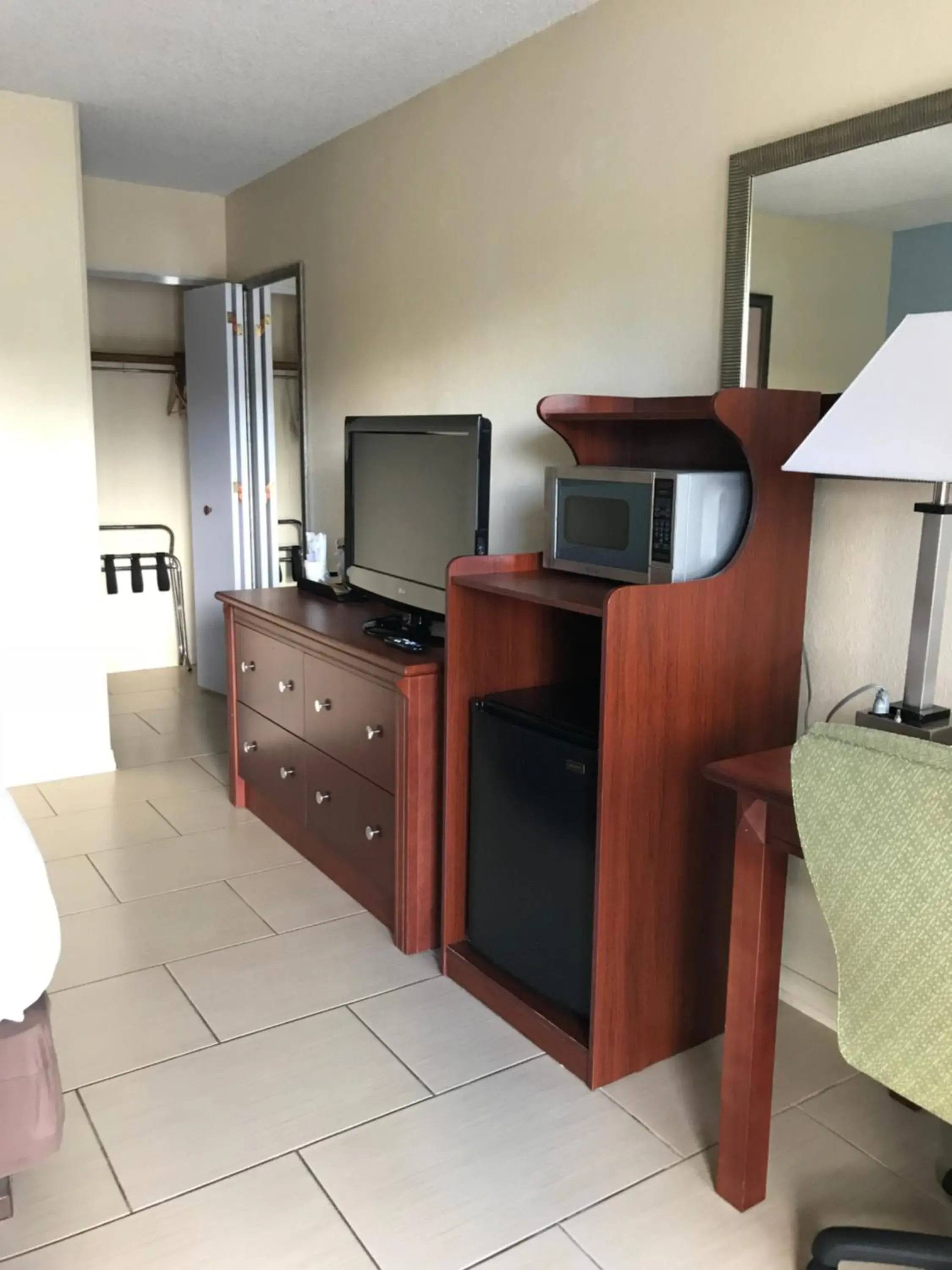 TV/Entertainment Center in Baymont By Wyndham Gainesville I-75