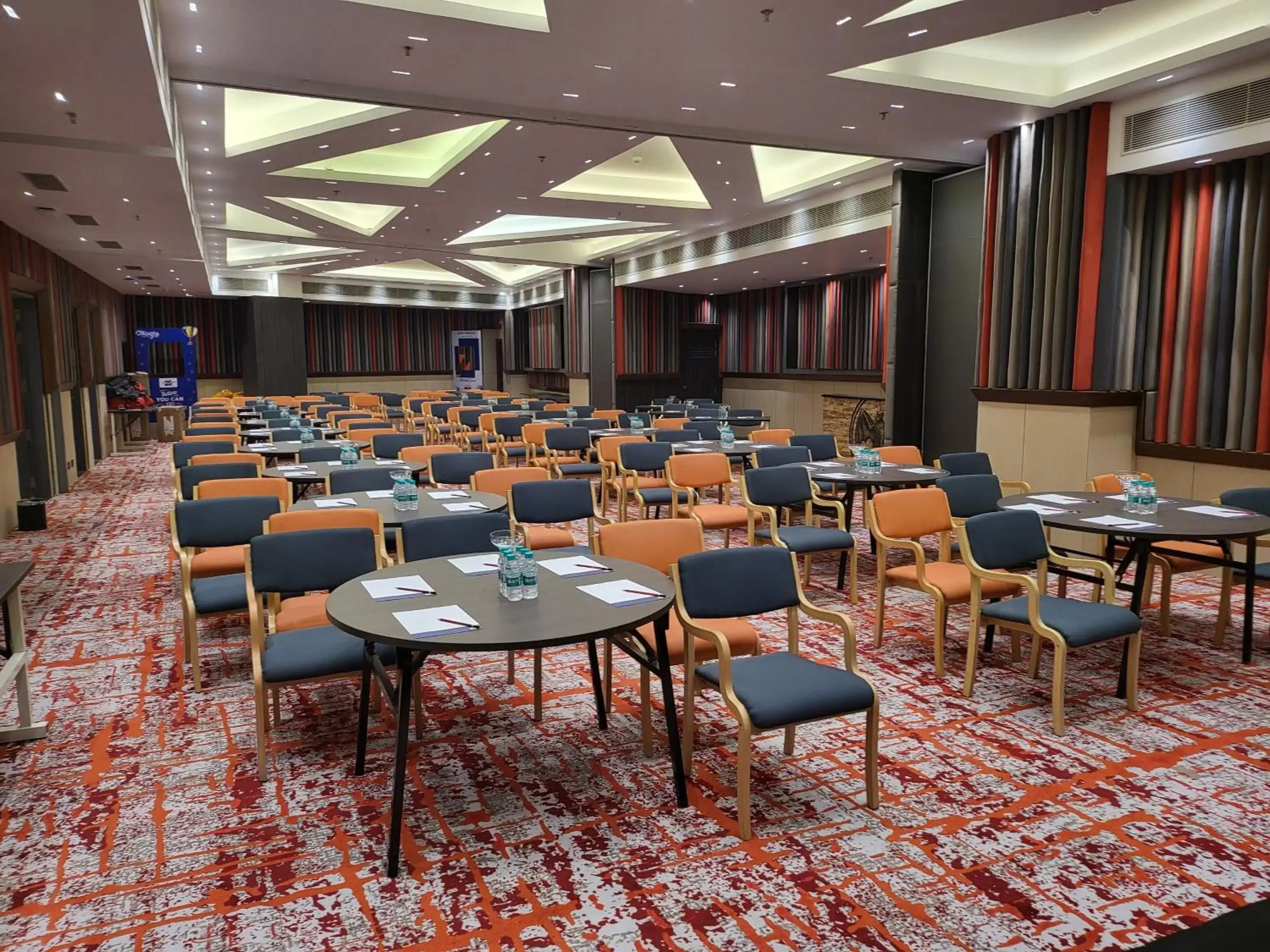 Meeting/conference room in Holiday Inn Express & Suites Jaipur Gopalpura