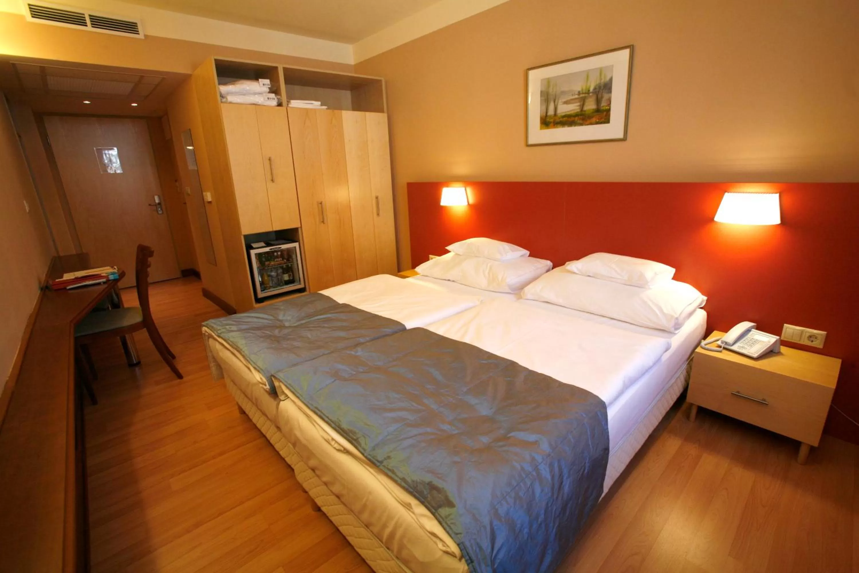 Photo of the whole room, Bed in Dráva Hotel Thermal Resort