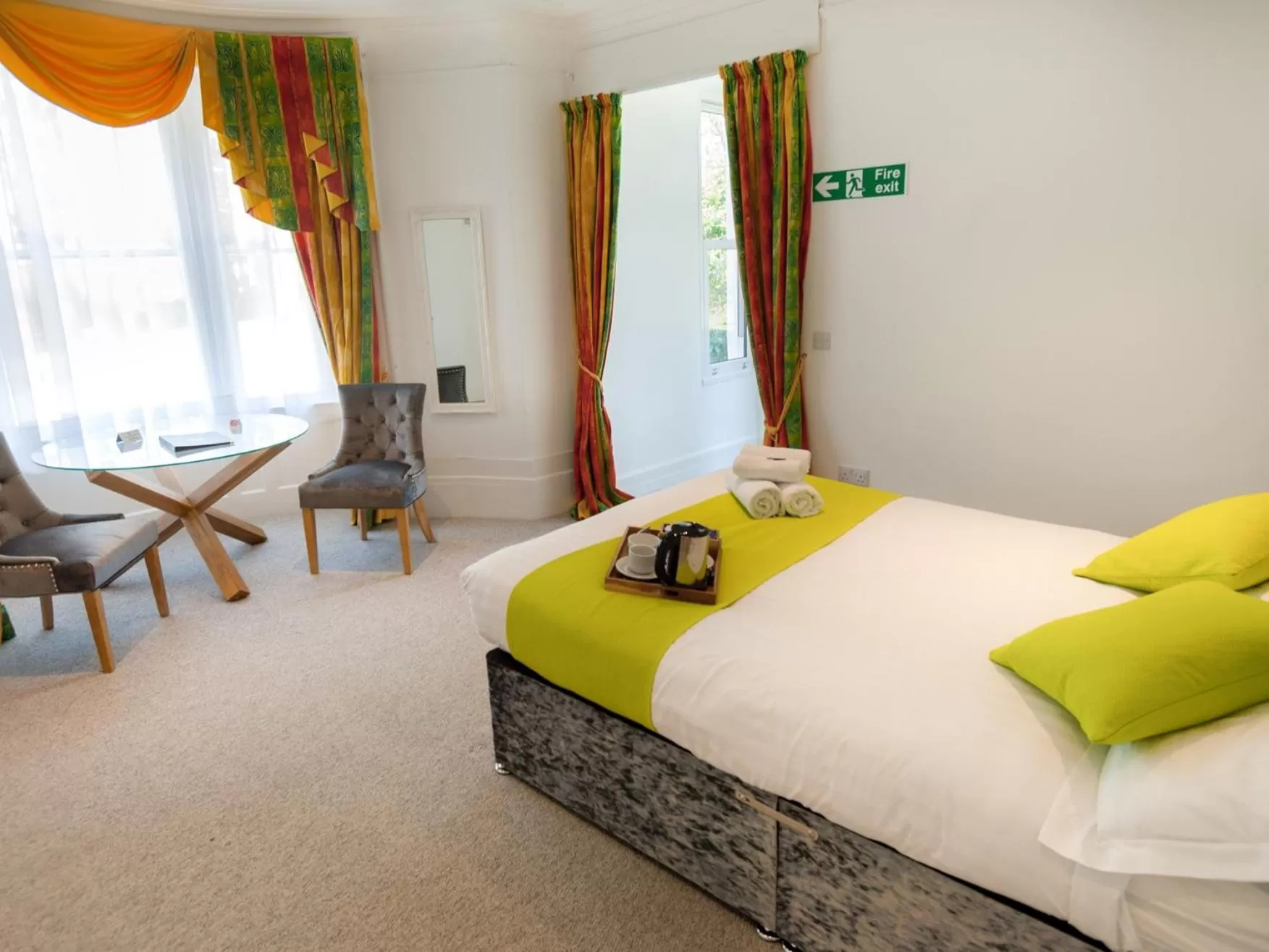 Bedroom, Bed in Drumdevan Country House, Inverness