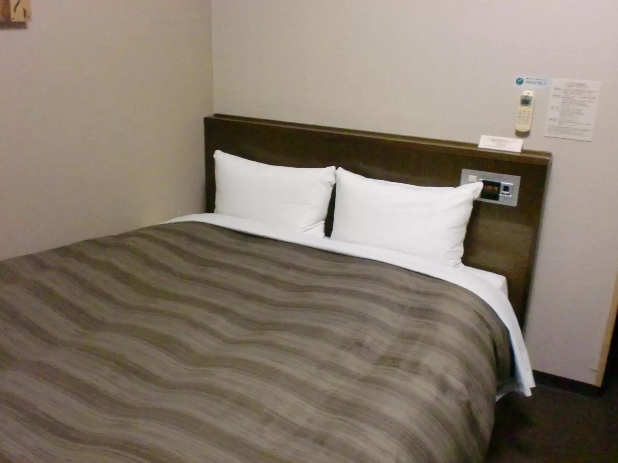 Bed in Hotel Route-Inn Aomori Chuo Inter