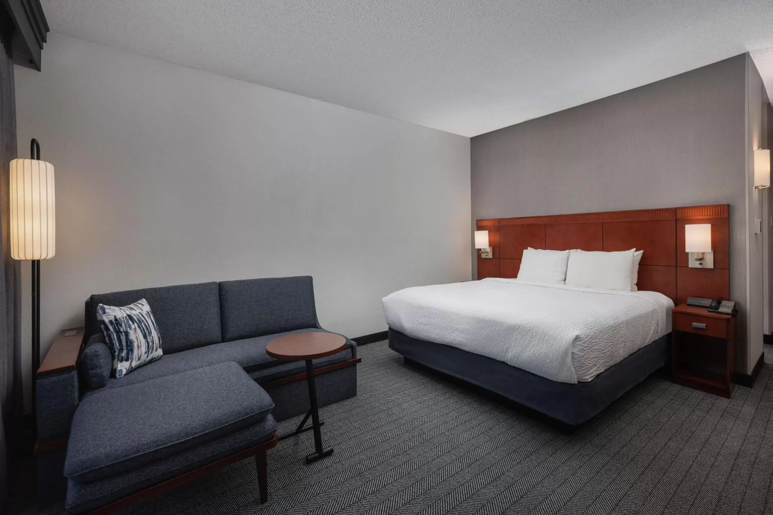 Photo of the whole room in Courtyard by Marriott Denver Central Park