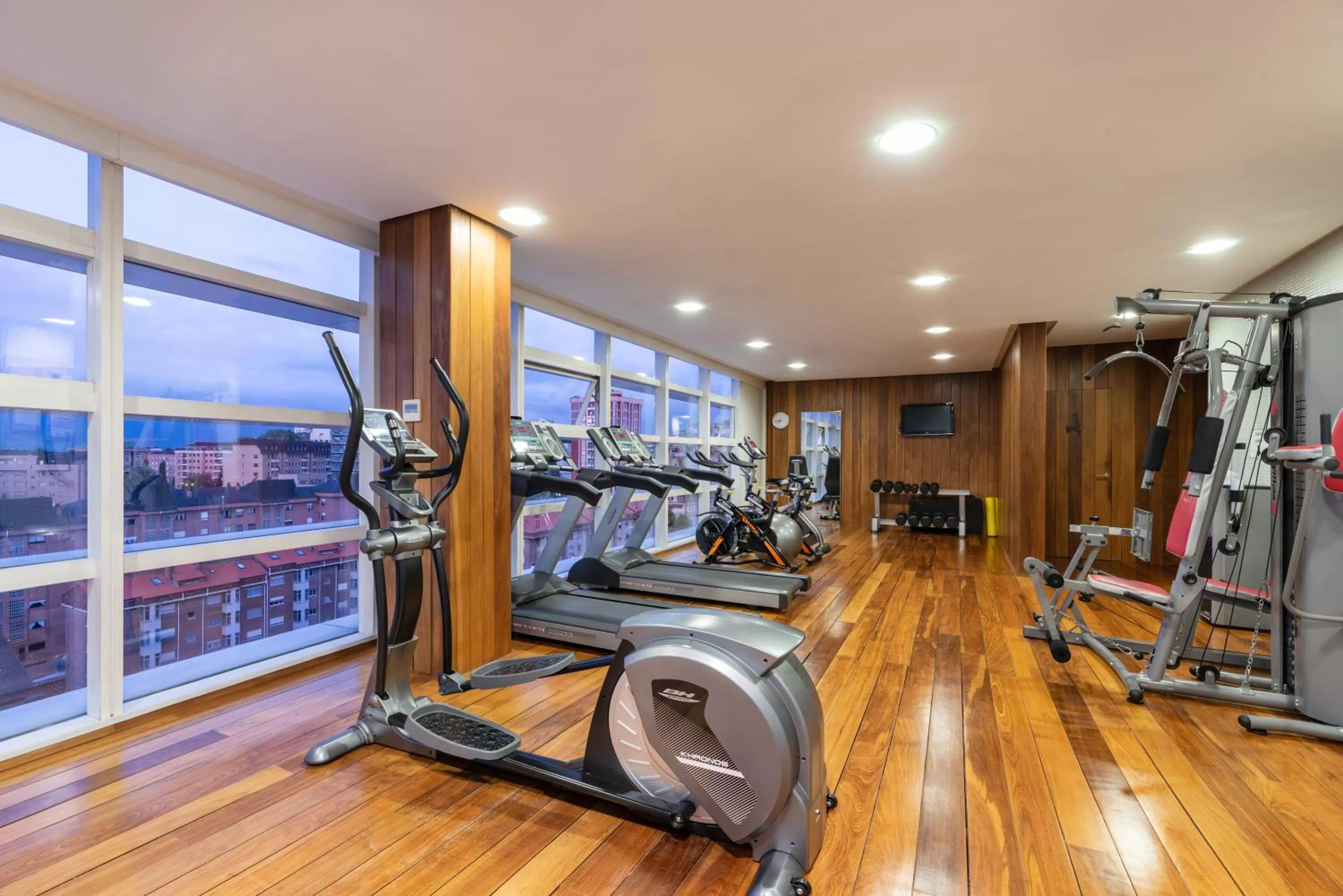 Fitness centre/facilities in Eurostars Palacio de Cristal