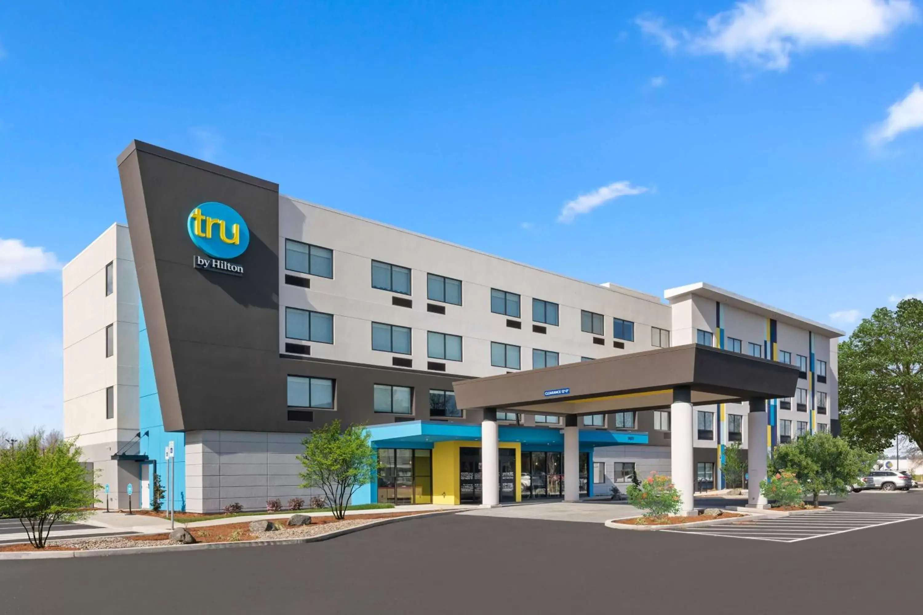 Property building in Tru By Hilton Portland Airport, Or Property building in Tru By Hilton Portland Airport, Or