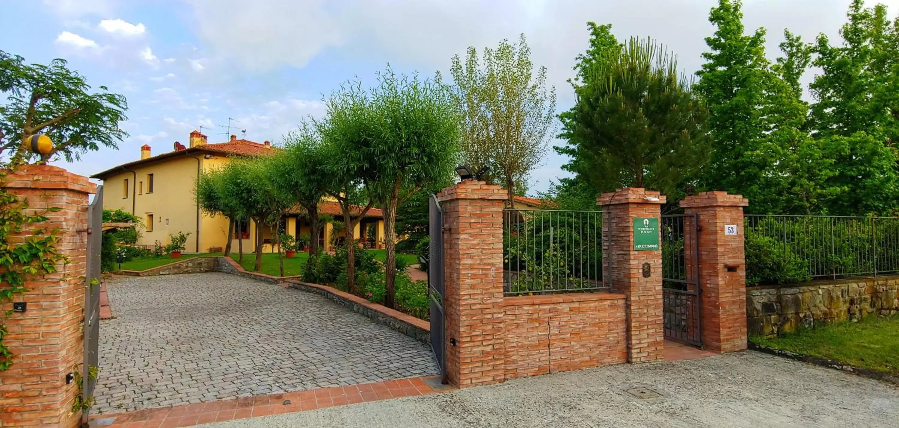 Property building in Torrebianca Tuscany Property building in Torrebianca Tuscany