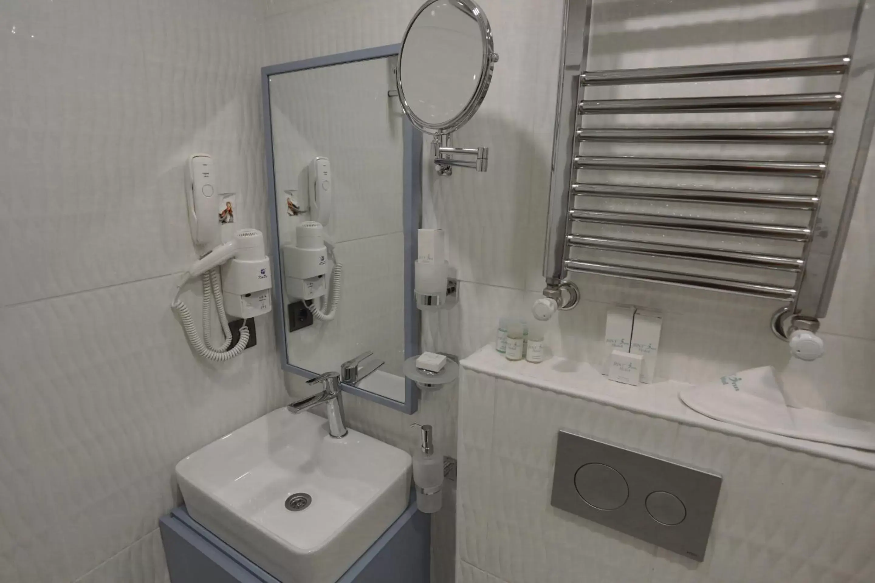 Toilet, Bathroom in Just Inn Hotel