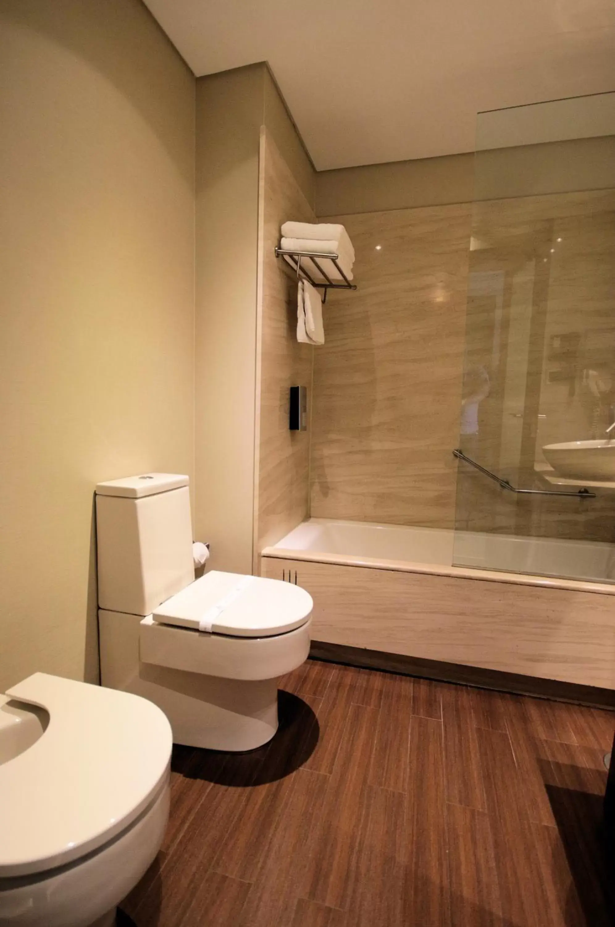 Toilet, Bathroom in Hotel Lux Fatima