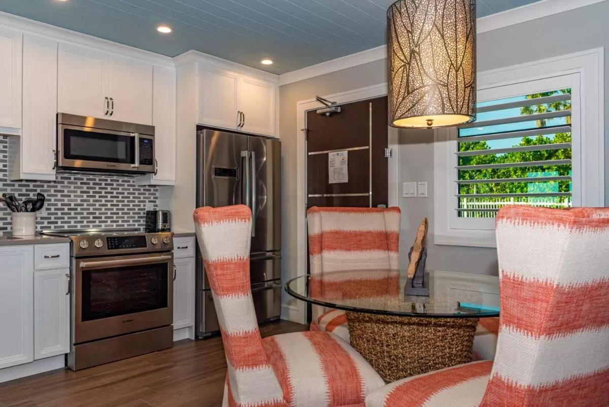 Dining area in Anna Maria Beach Resort