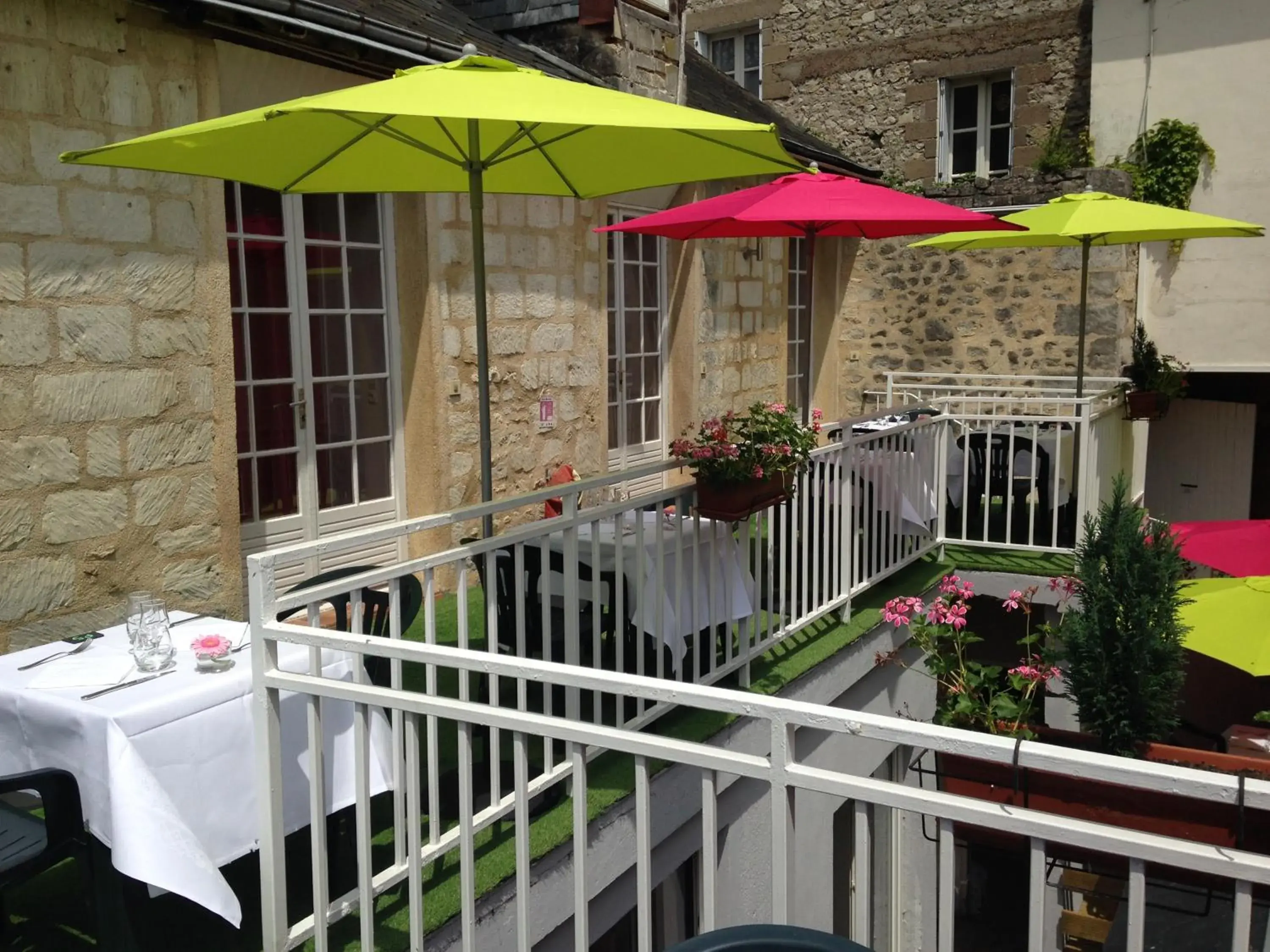 Restaurant/Places to Eat in Hotel Les Trois Lys