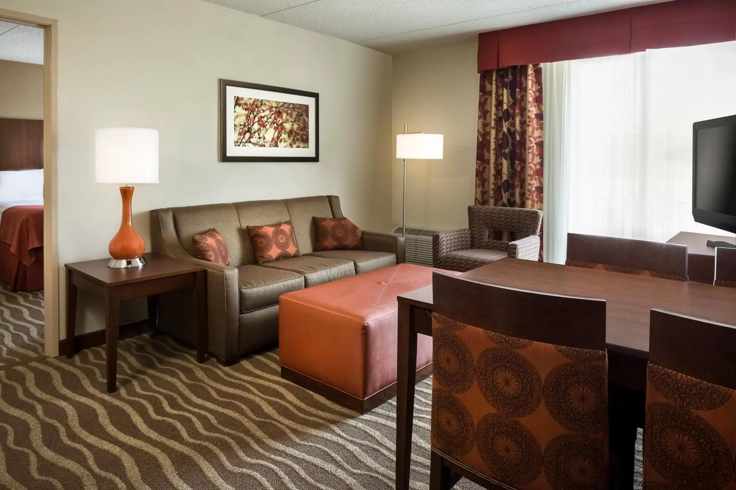 Photo of the whole room, Seating Area in Holiday Inn Hotel & Suites Des Moines-Northwest, an IHG Hotel