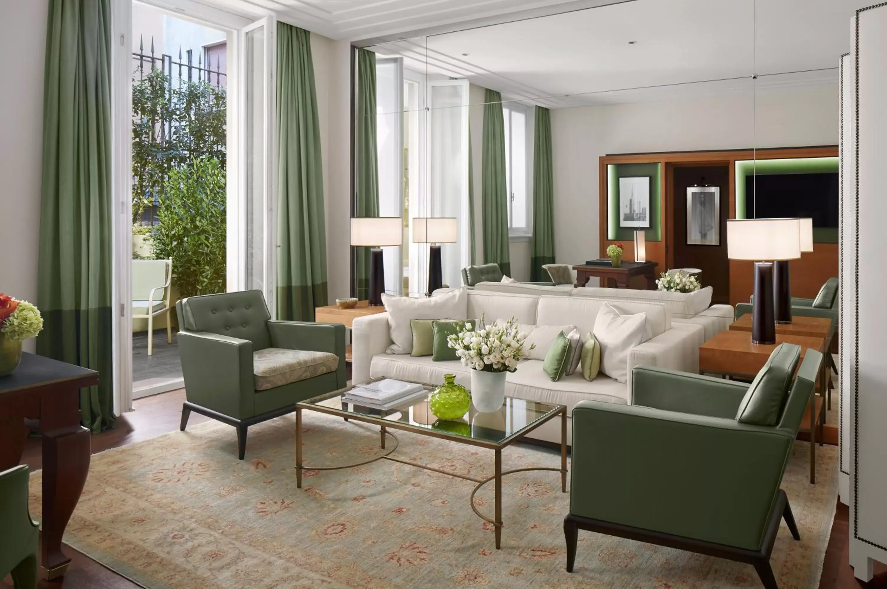 Living room in Four Seasons Hotel Milano