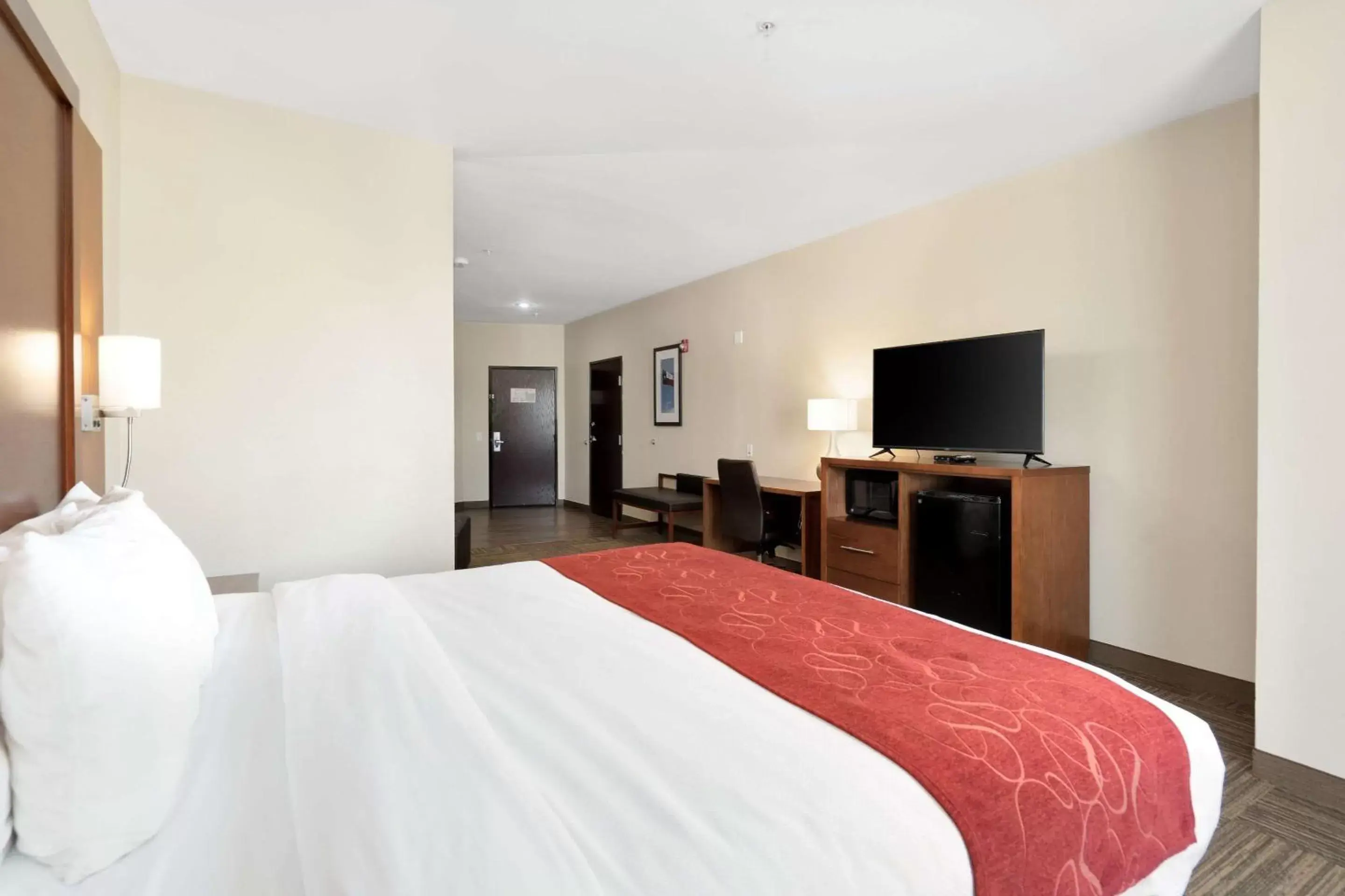 Bedroom, Bed in Comfort Suites University Abilene