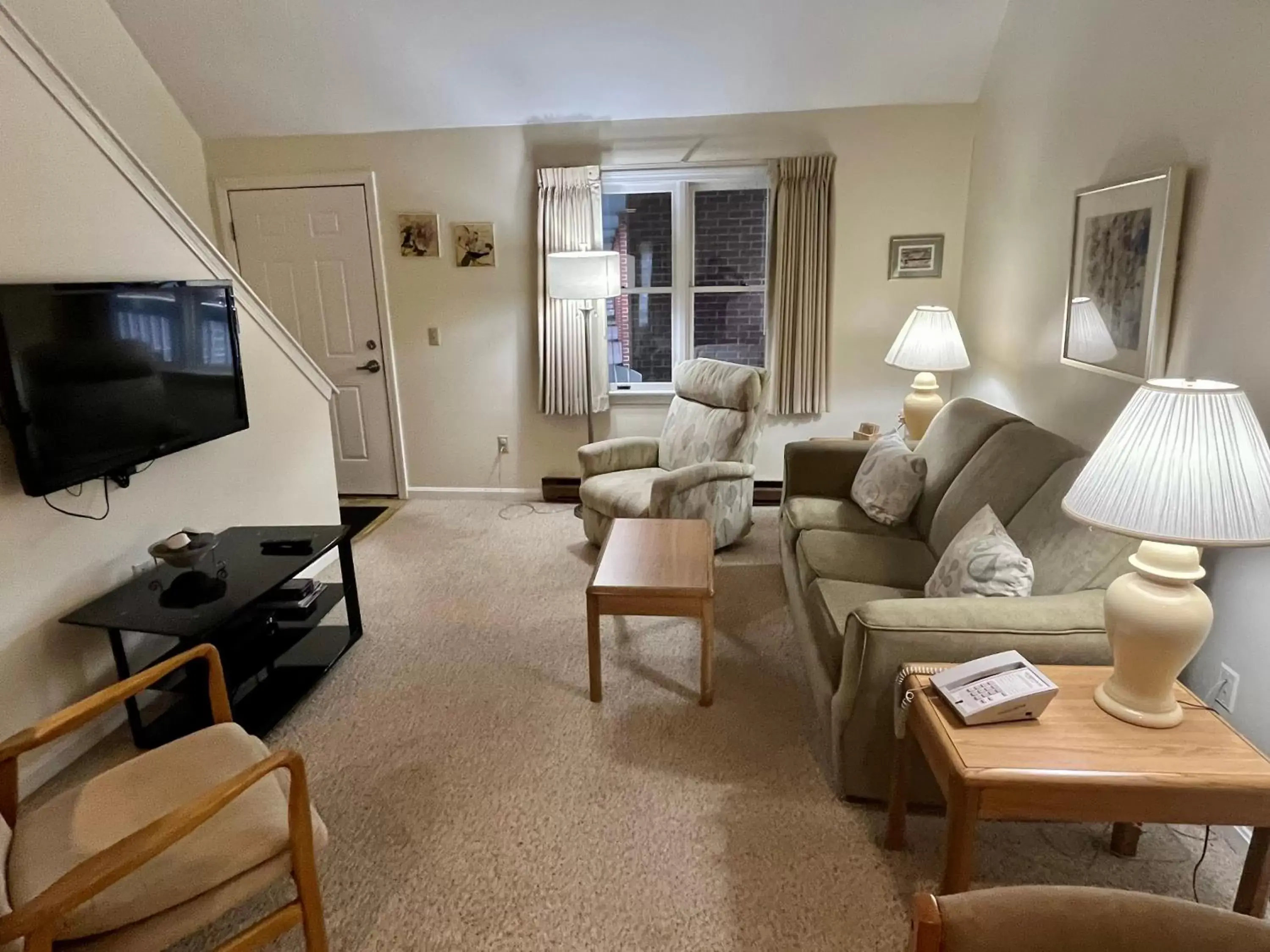 Two Bedroom Townhouse Suite in Elmwood Resort Hotel Two Bedroom Townhouse Suite in Elmwood Resort Hotel