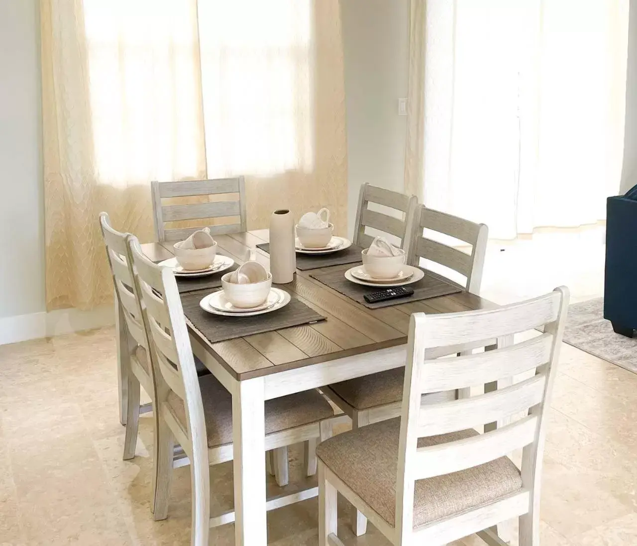 Dining Area in Palm Cay Marina and Resort