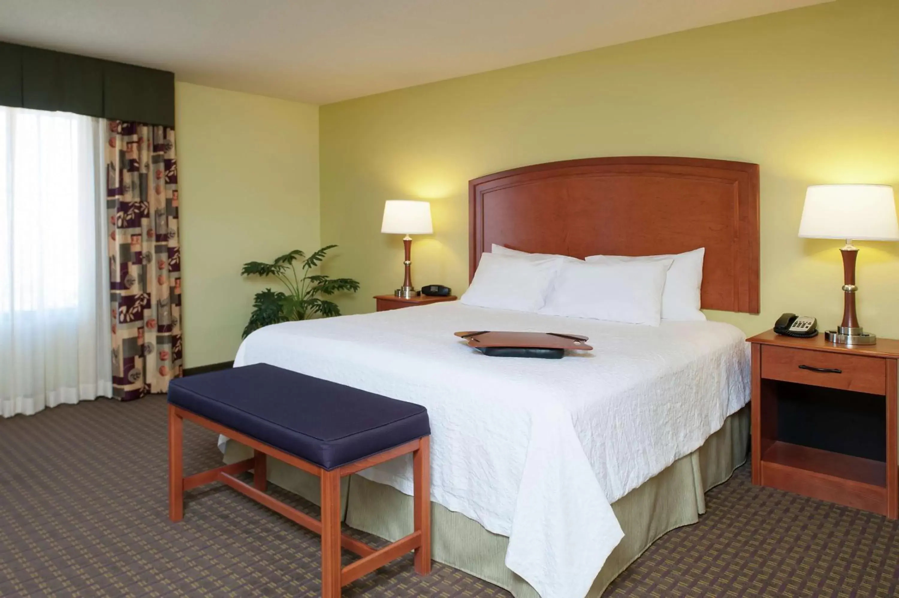 Bed in Hampton Inn Macomb Bed in Hampton Inn Macomb