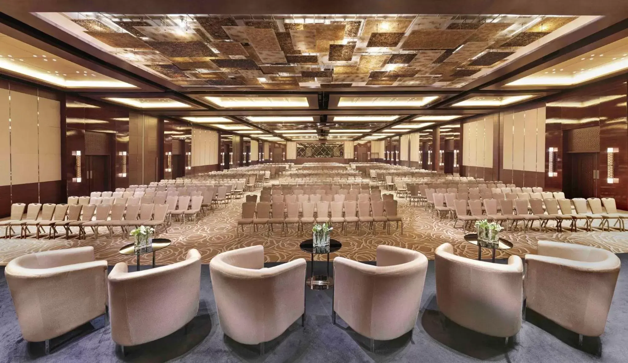 Meeting/conference room, Restaurant/Places to Eat in InterContinental Dubai Festival City, an IHG Hotel