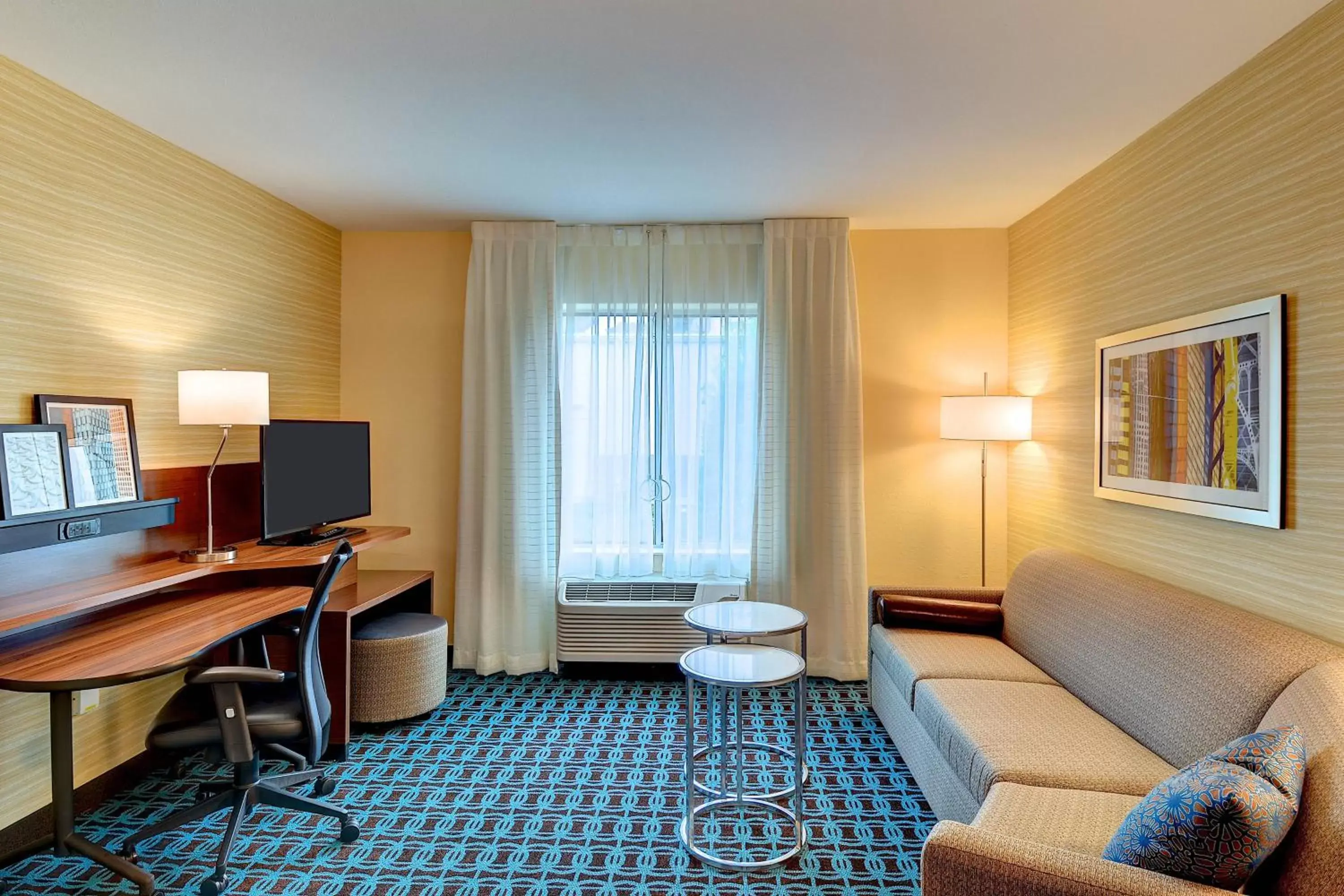 Bedroom in Fairfield Inn & Suites by Marriott Nashville Downtown-MetroCenter