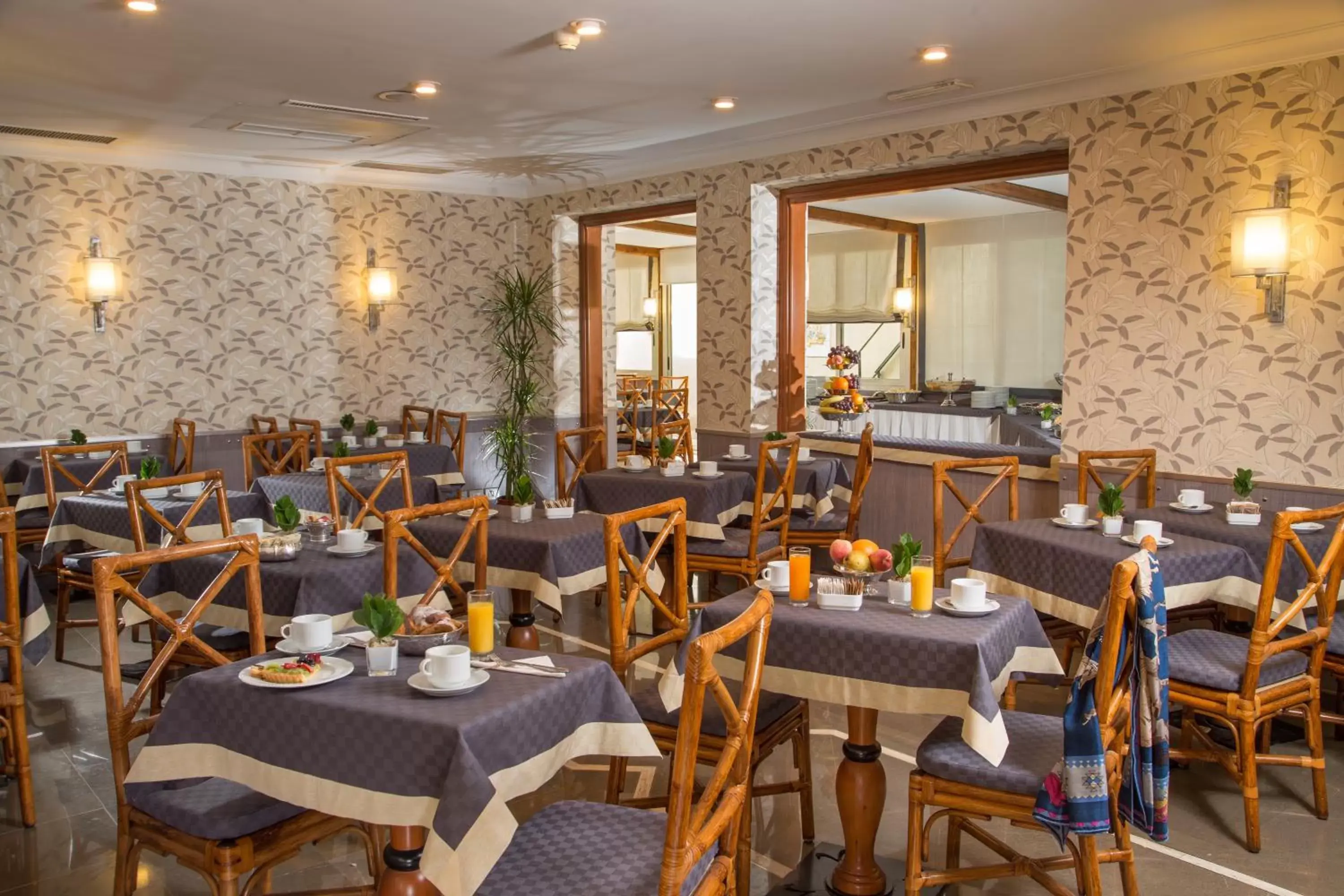 Restaurant/Places to Eat in Hotel Santa Costanza by OMNIA hotels