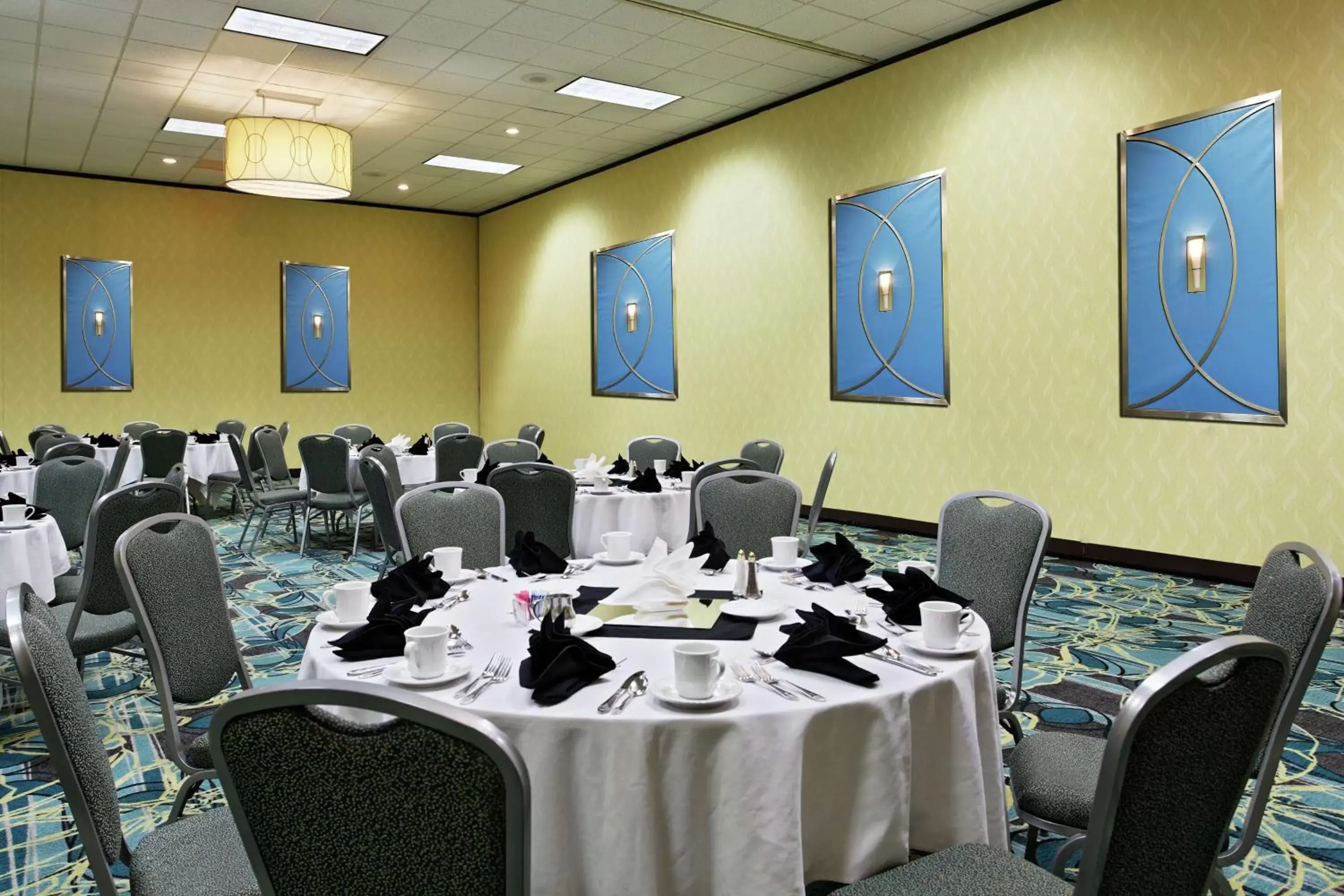 Meeting/conference room, Restaurant/Places to Eat in DoubleTree by Hilton Hotel Richmond - Midlothian