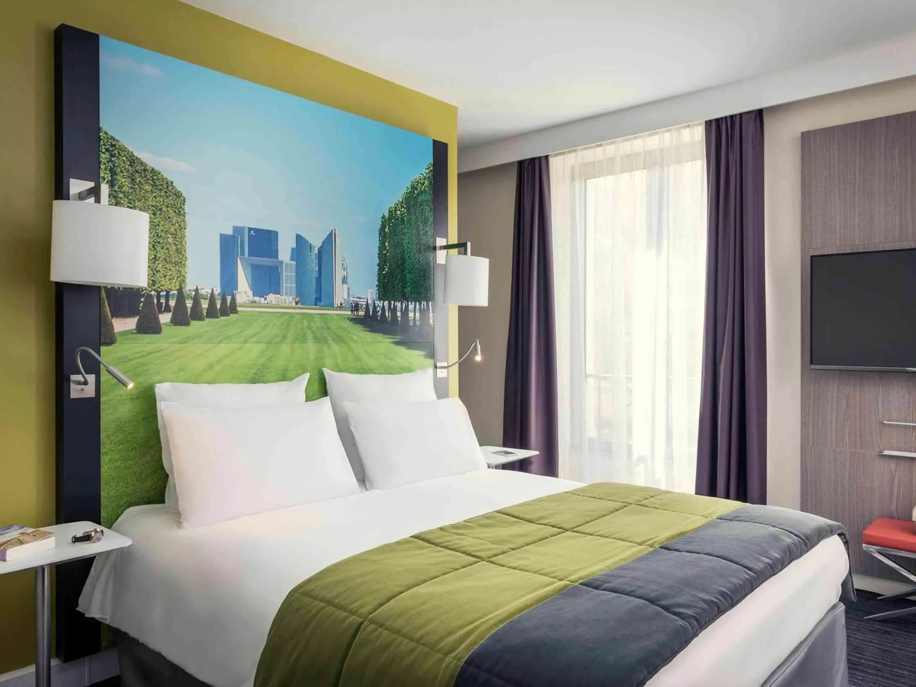 Bedroom, Bed in Mercure Paris Ouest Saint Germain