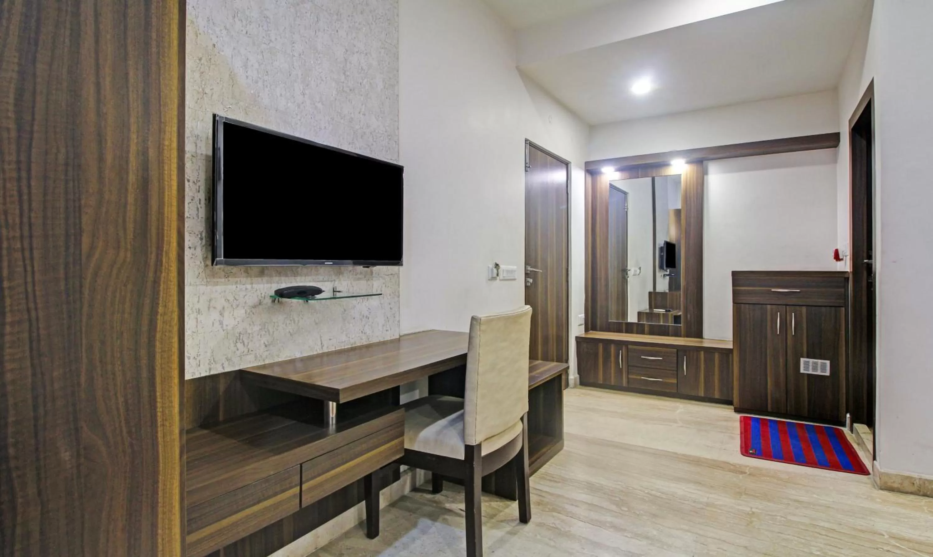 TV and multimedia in Treebo Sreema Saltlake Near City Centre Mall