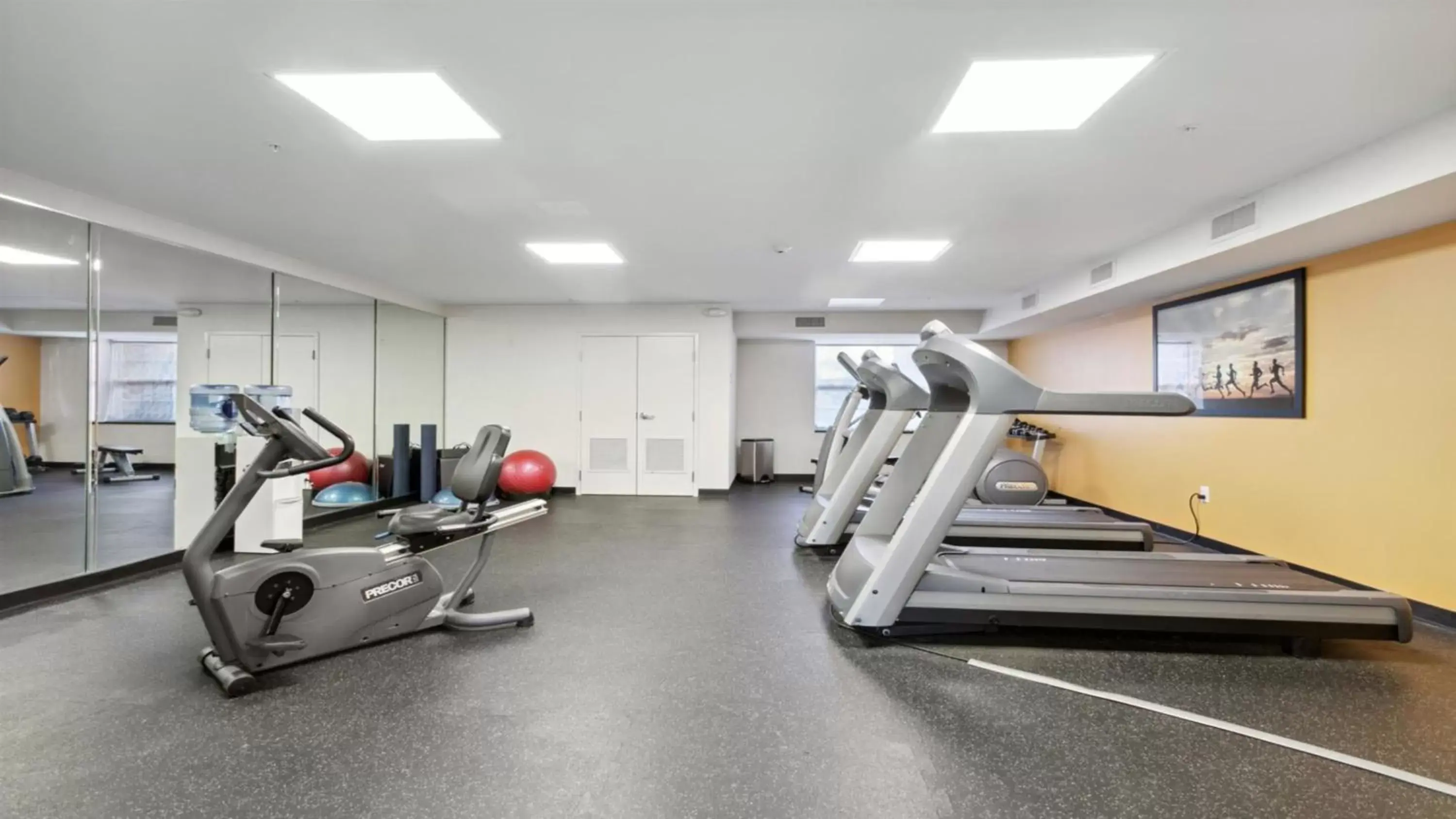 Fitness centre/facilities, Fitness Center/Facilities in Holiday Inn Express Williamsburg North, an IHG Hotel