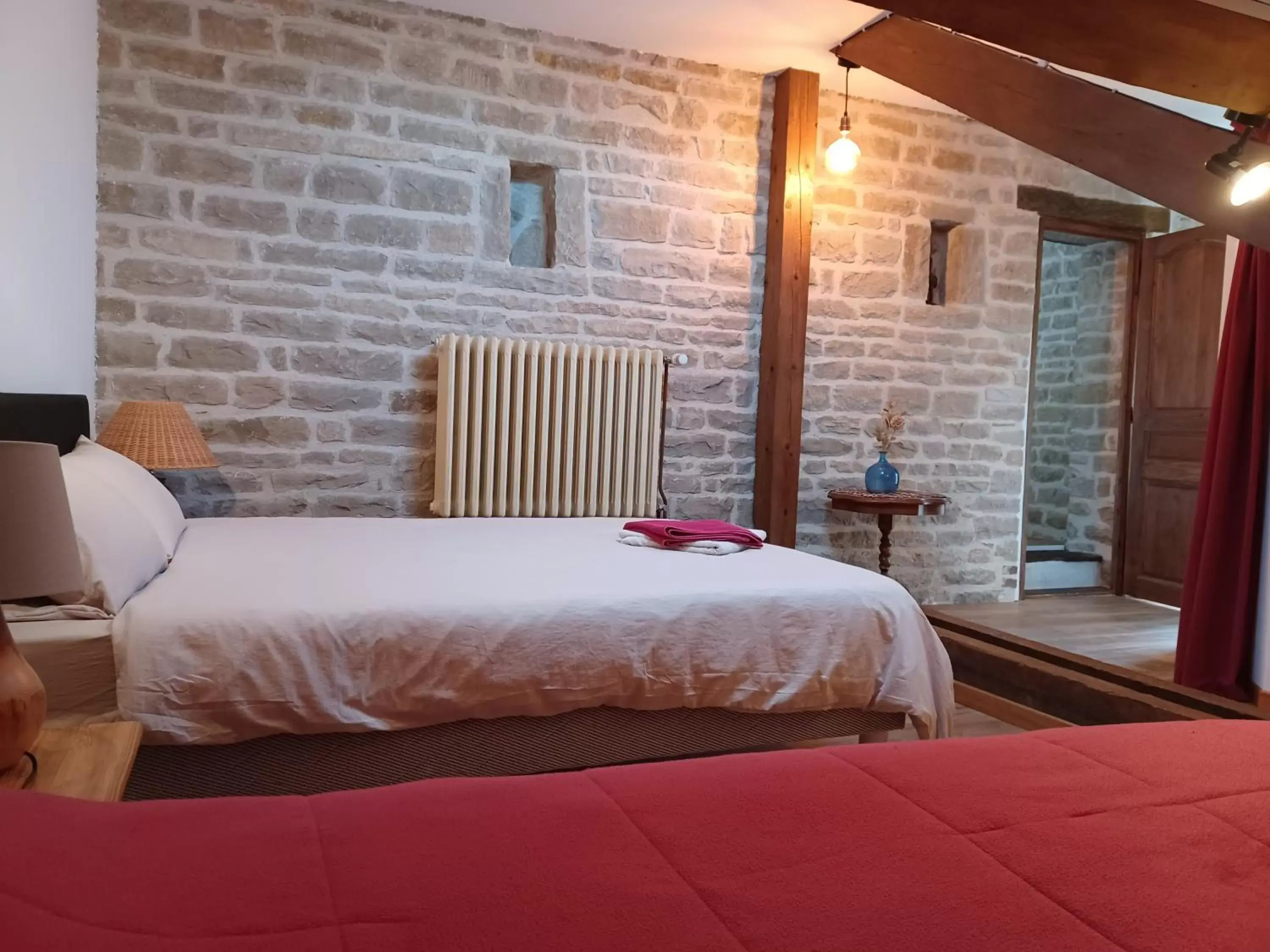 Bedroom, Bed in 2 chambres privées au calme à la Maison des Bambous
