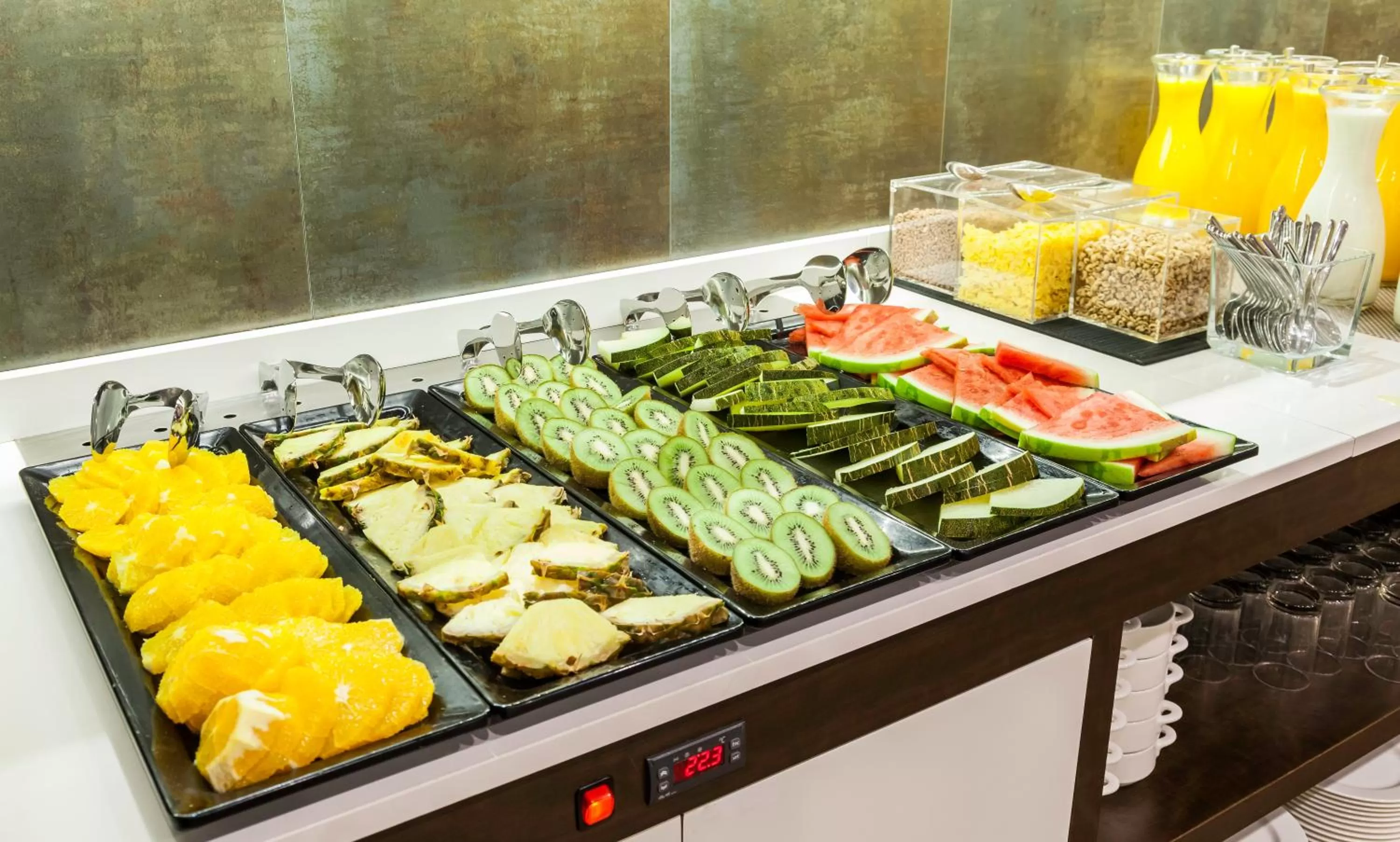 Buffet breakfast in Ilunion Suites Madrid